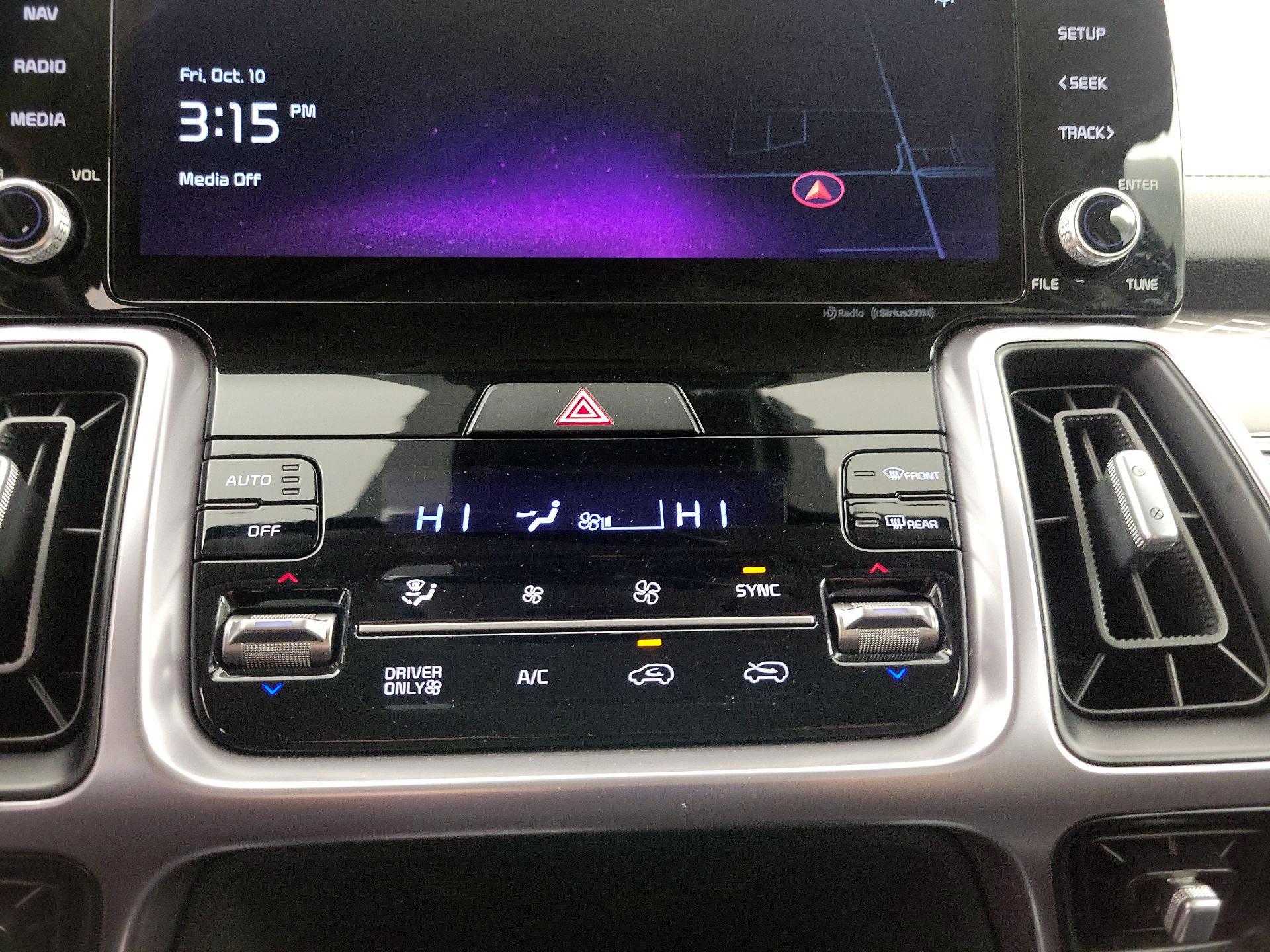 Thumbnail: 2023 Kia Sorento - 17