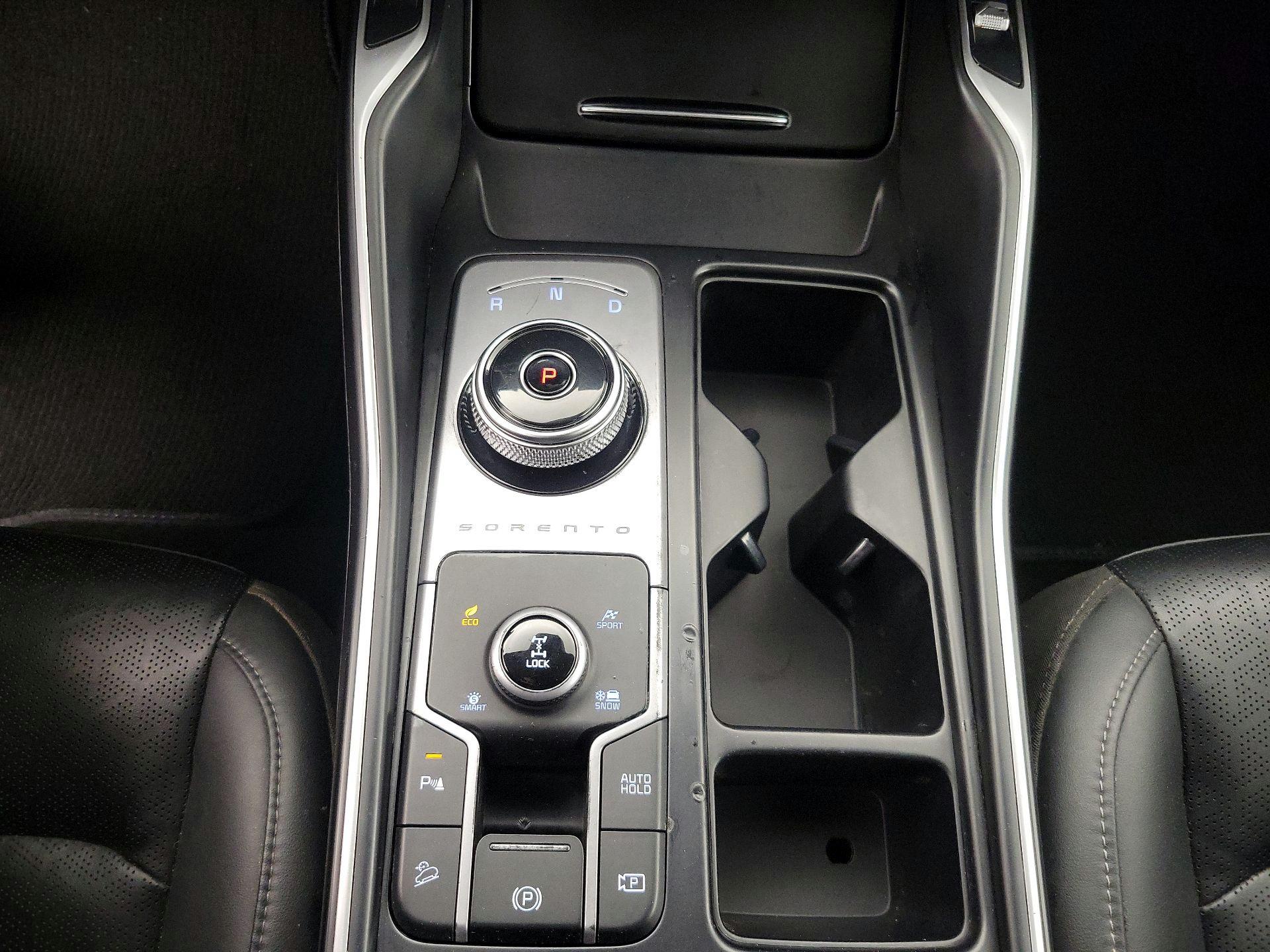 Thumbnail: 2023 Kia Sorento - 18