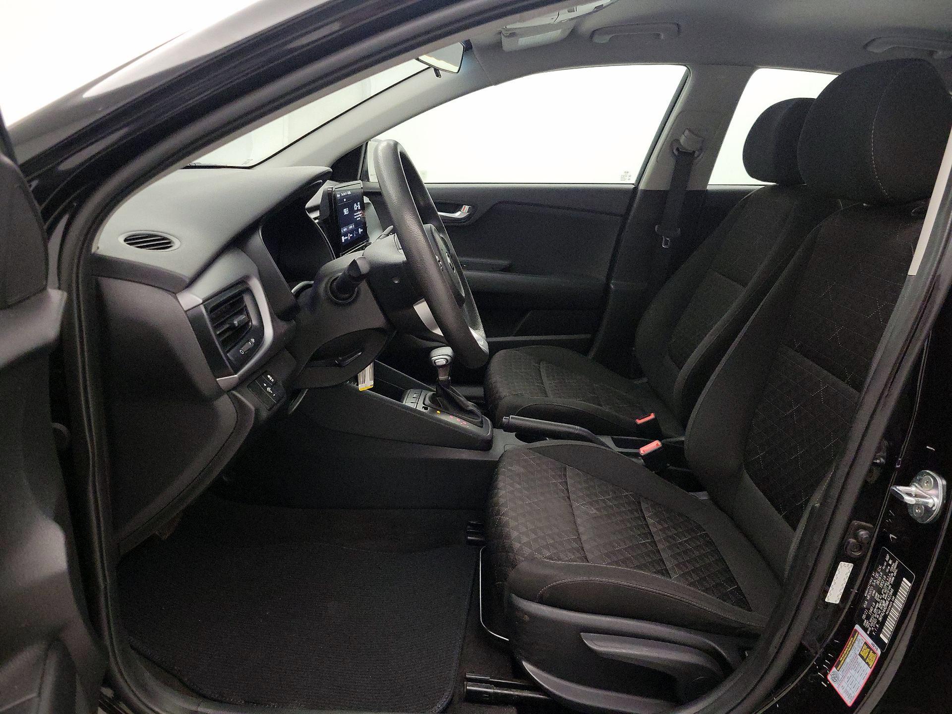 Thumbnail: 2021 Kia Rio - 11