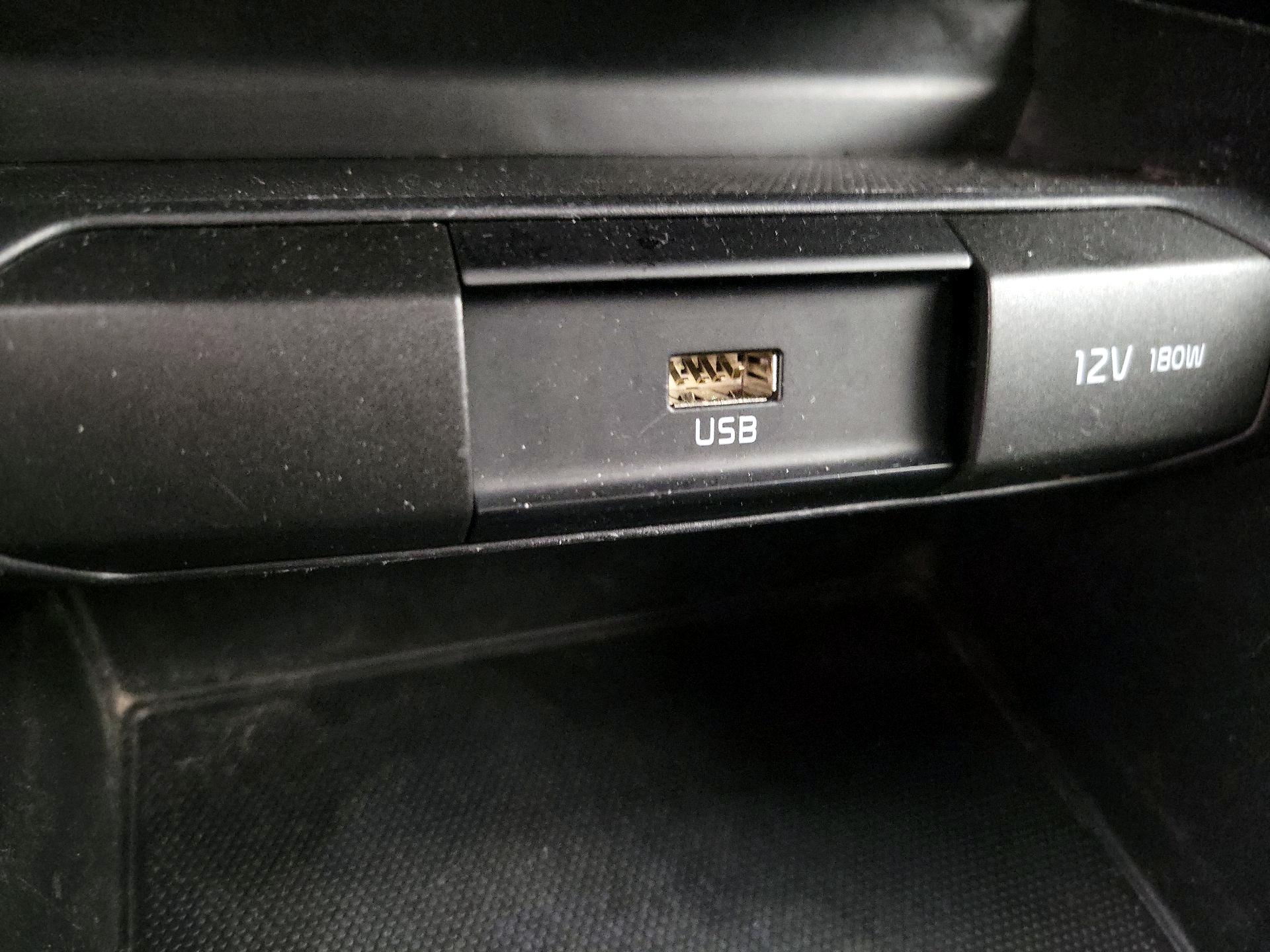 Thumbnail: 2021 Kia Rio - 18