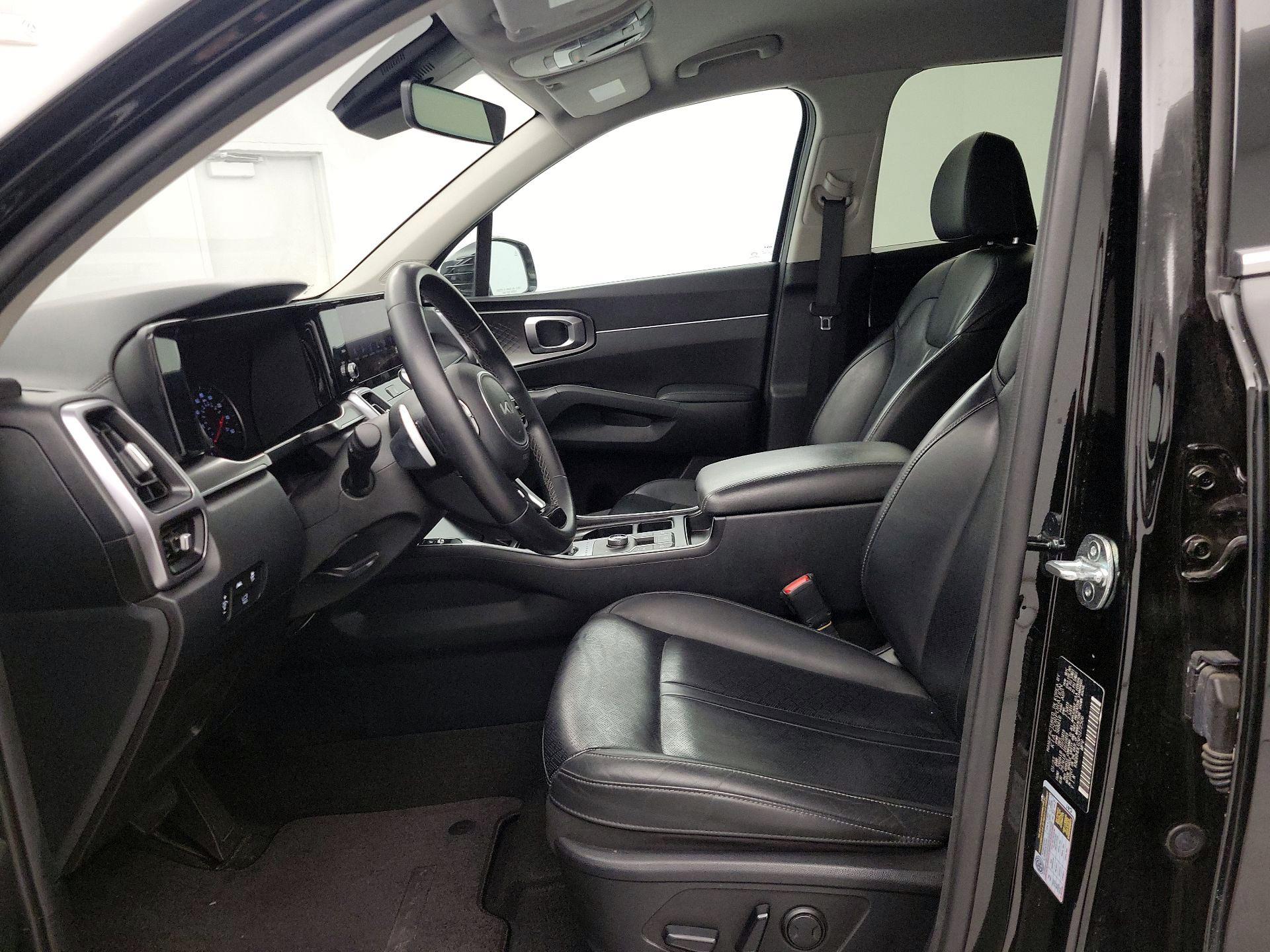 Thumbnail: 2023 Kia Sorento - 11