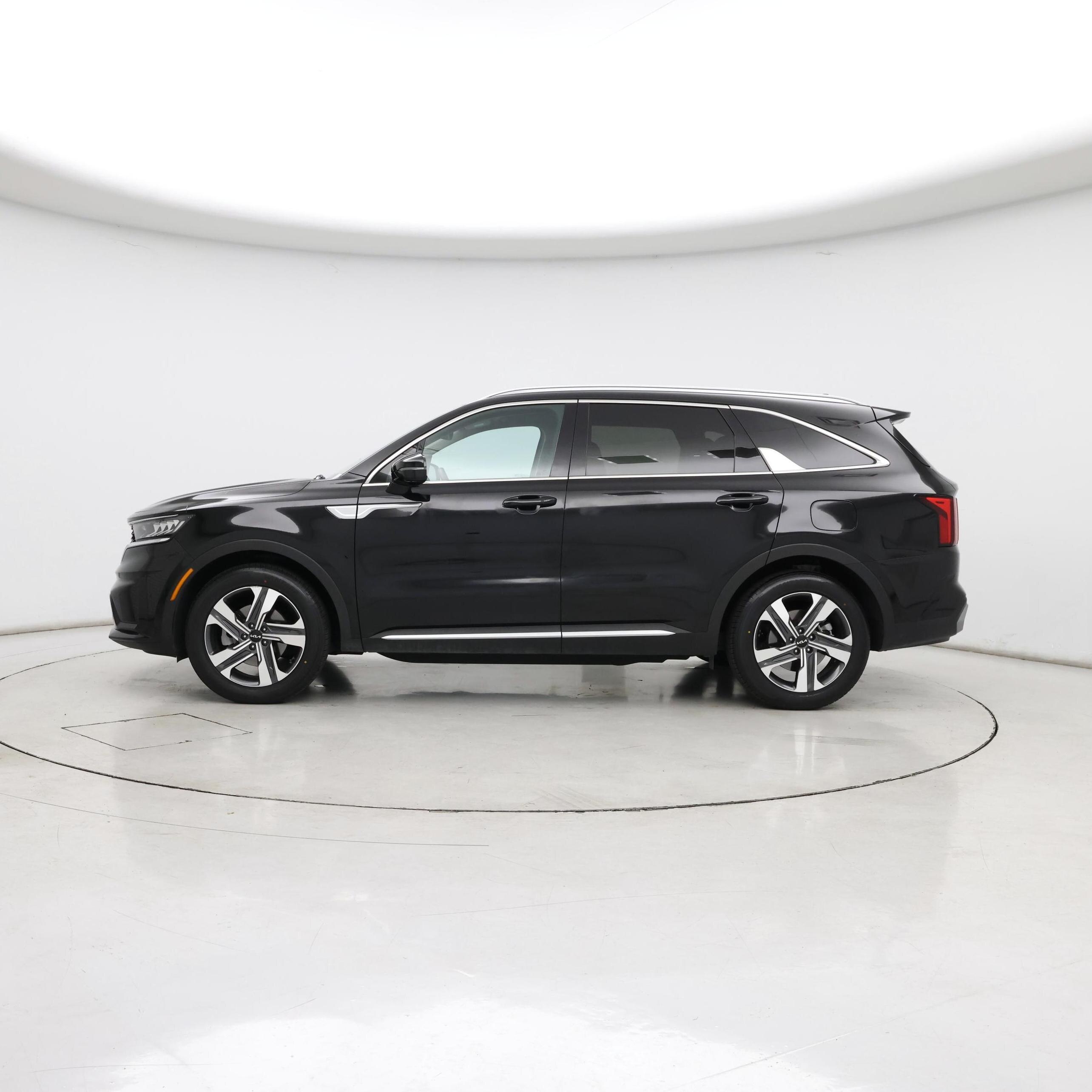 Thumbnail: 2023 Kia Sorento - 3