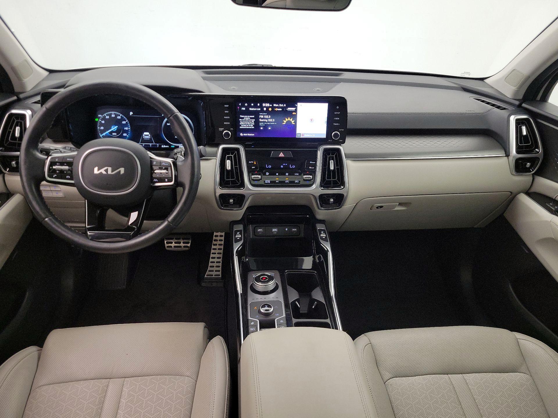 Thumbnail: 2023 Kia Sorento - 9