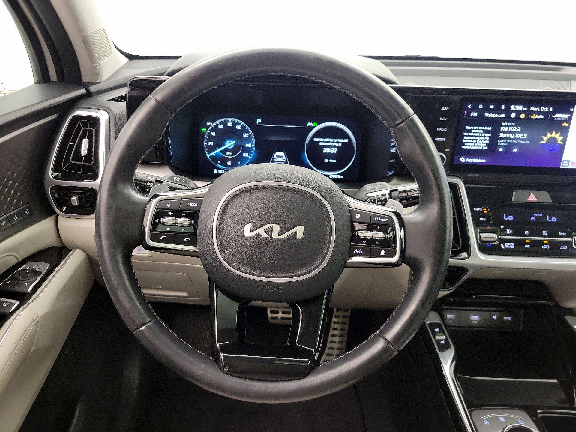 Thumbnail: 2023 Kia Sorento - 10