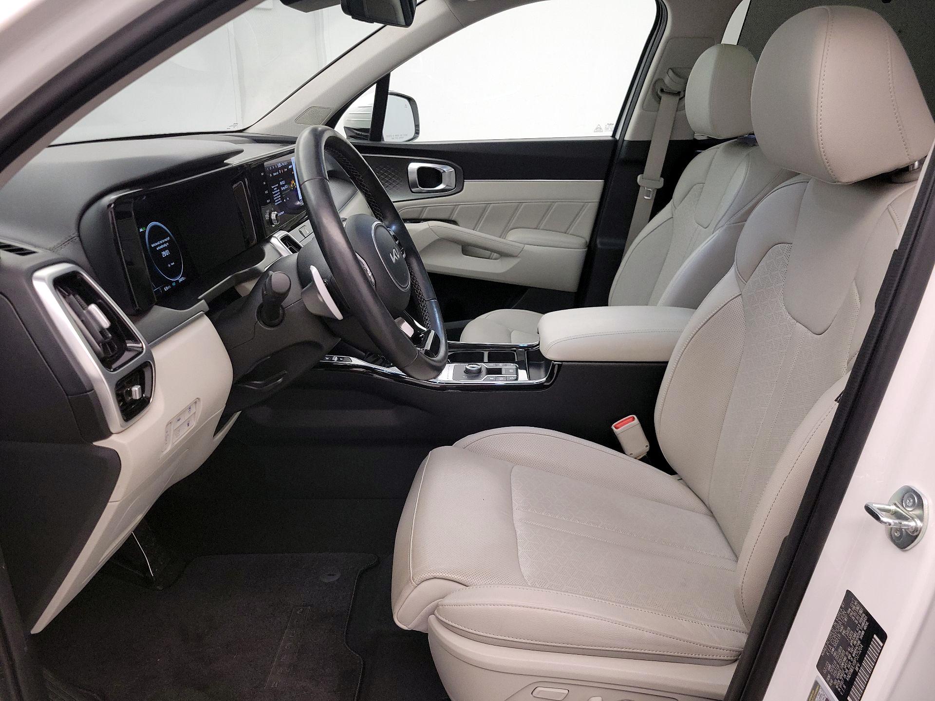 Thumbnail: 2023 Kia Sorento - 11