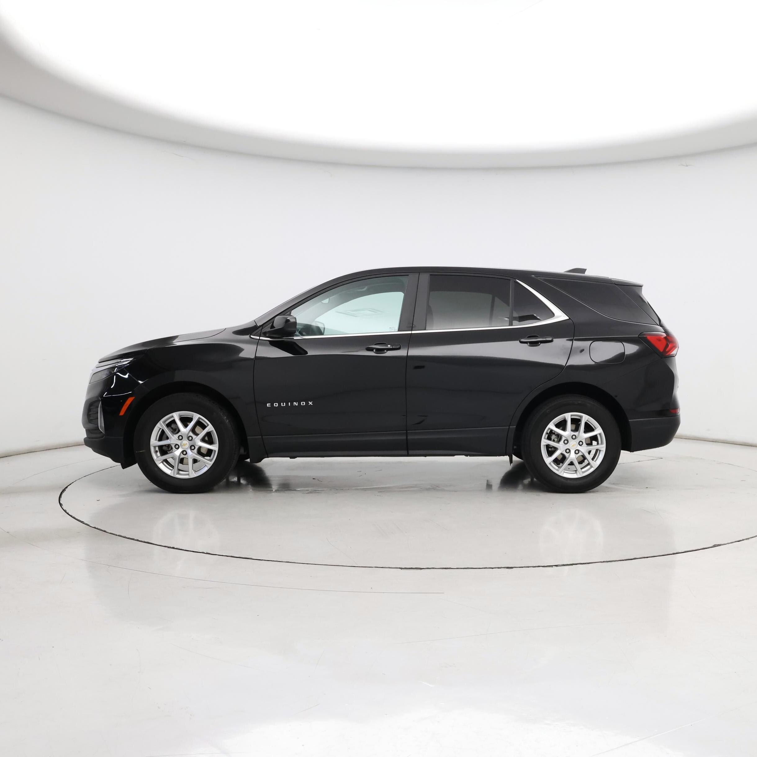 Thumbnail: 2022 Chevrolet Equinox - 3