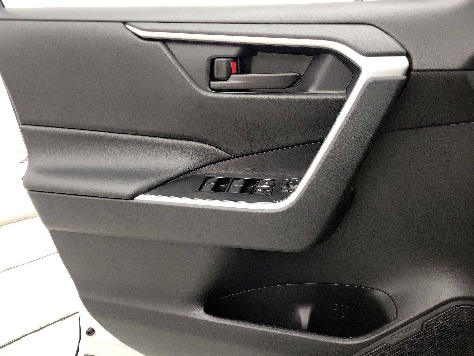 Thumbnail: 2021 Toyota RAV4 - 12