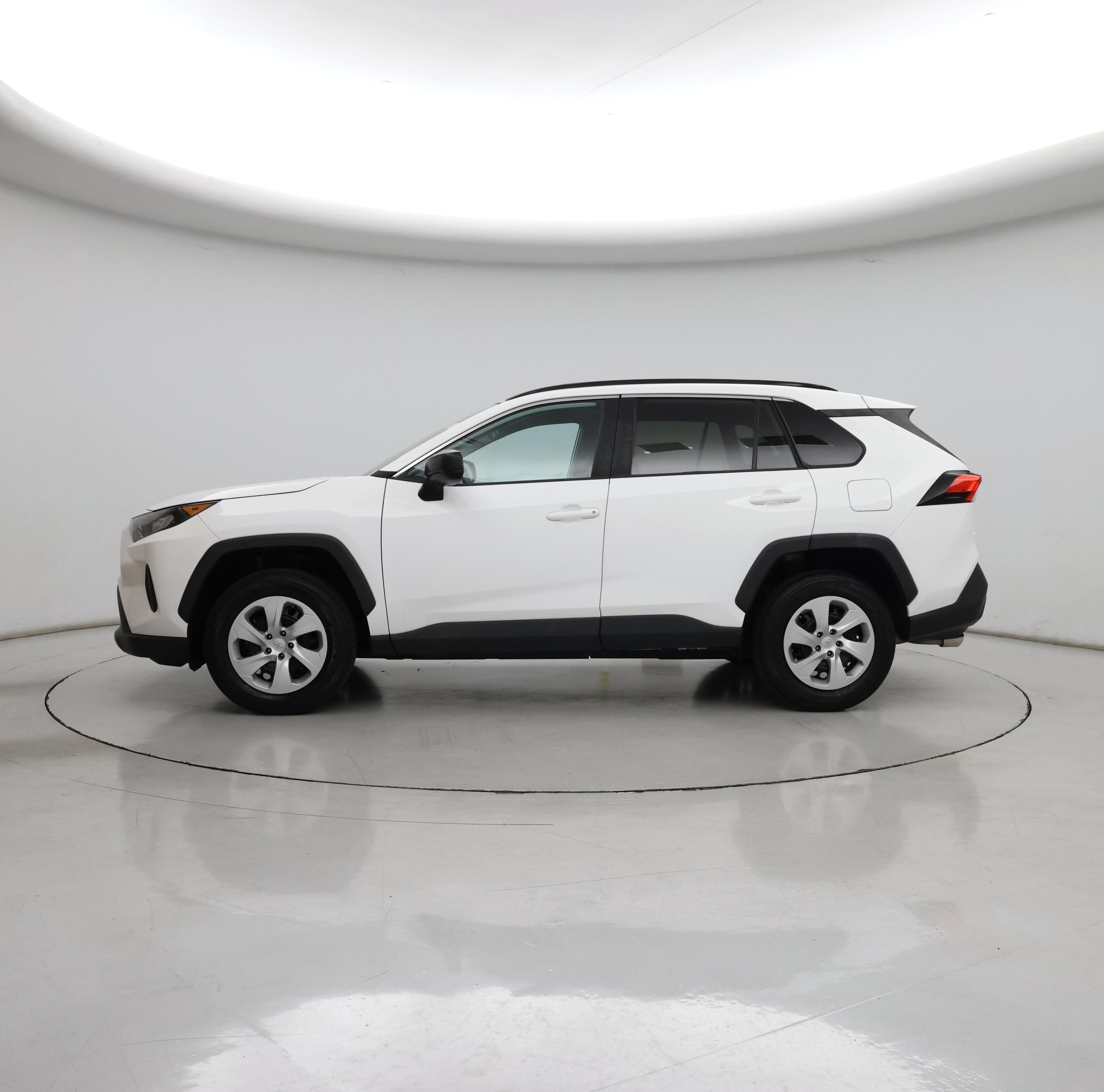 Thumbnail: 2021 Toyota RAV4 - 3