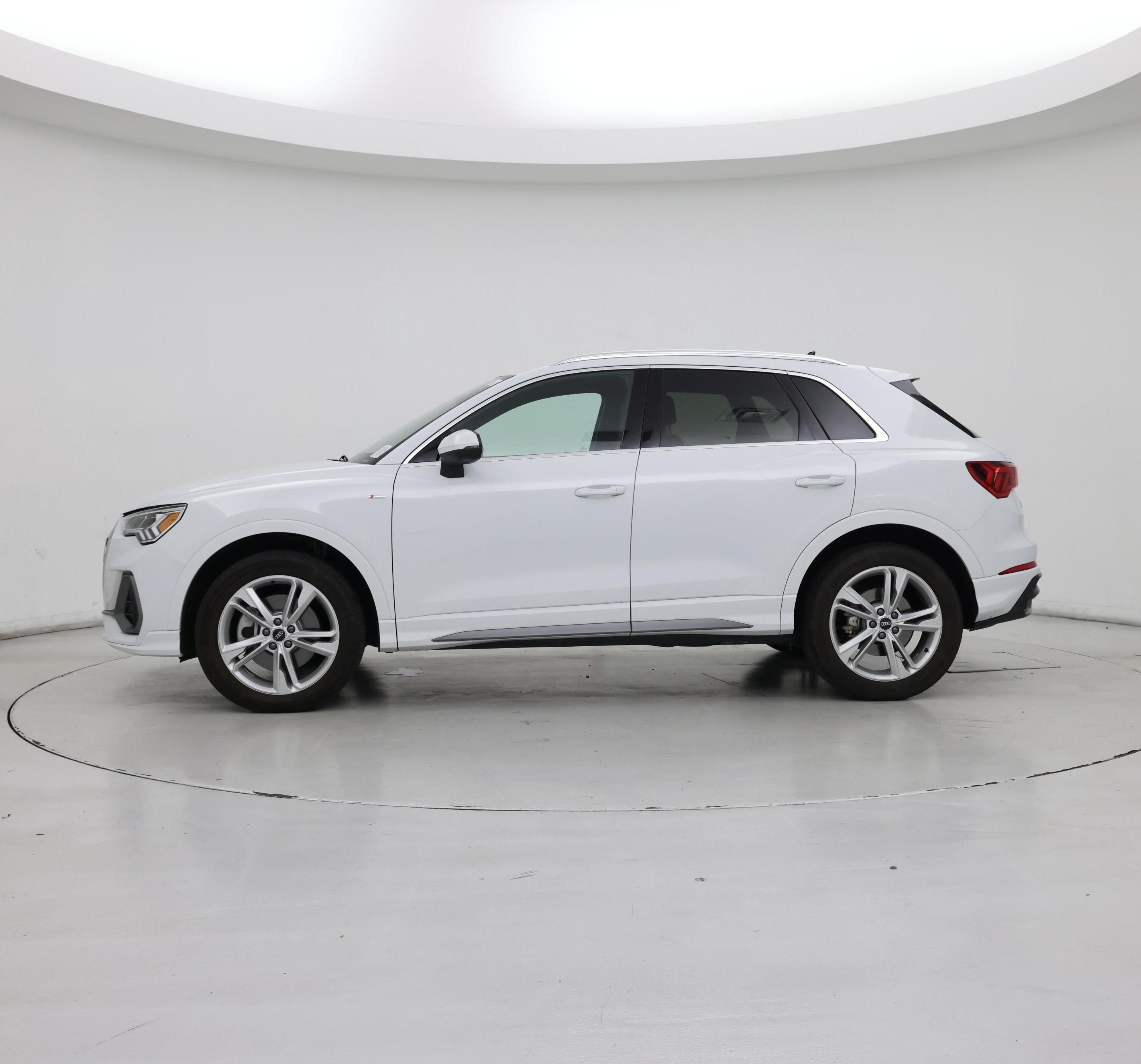 Thumbnail: 2022 Audi Q3 - 3