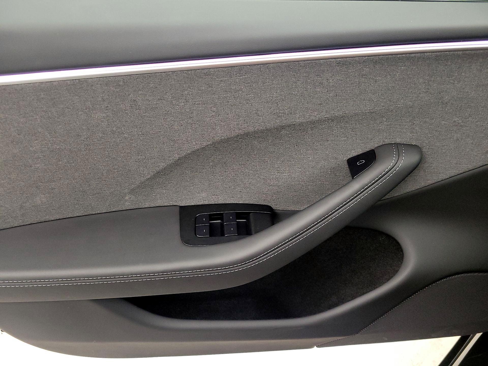 Thumbnail: 2025 Tesla Model 3 - 12