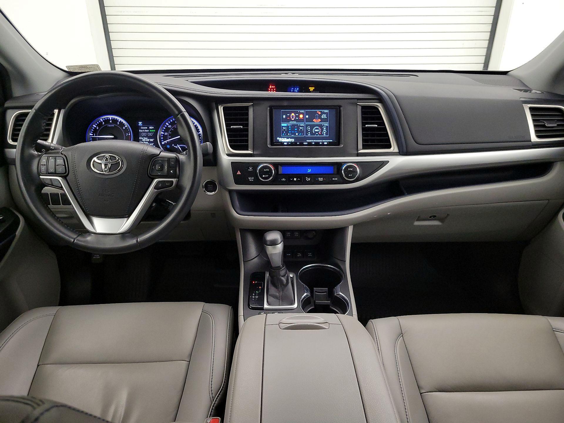 Thumbnail: 2019 Toyota Highlander - 9