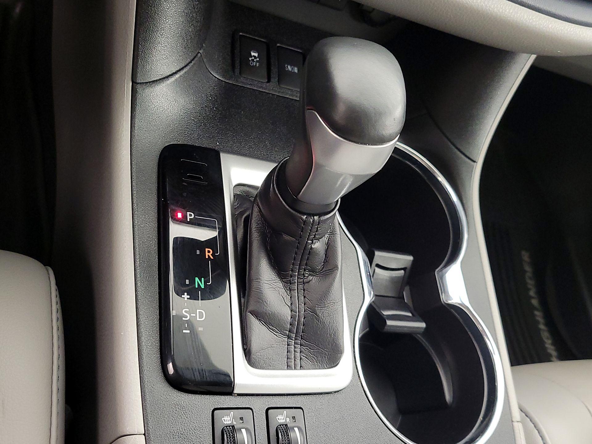 Thumbnail: 2019 Toyota Highlander - 17
