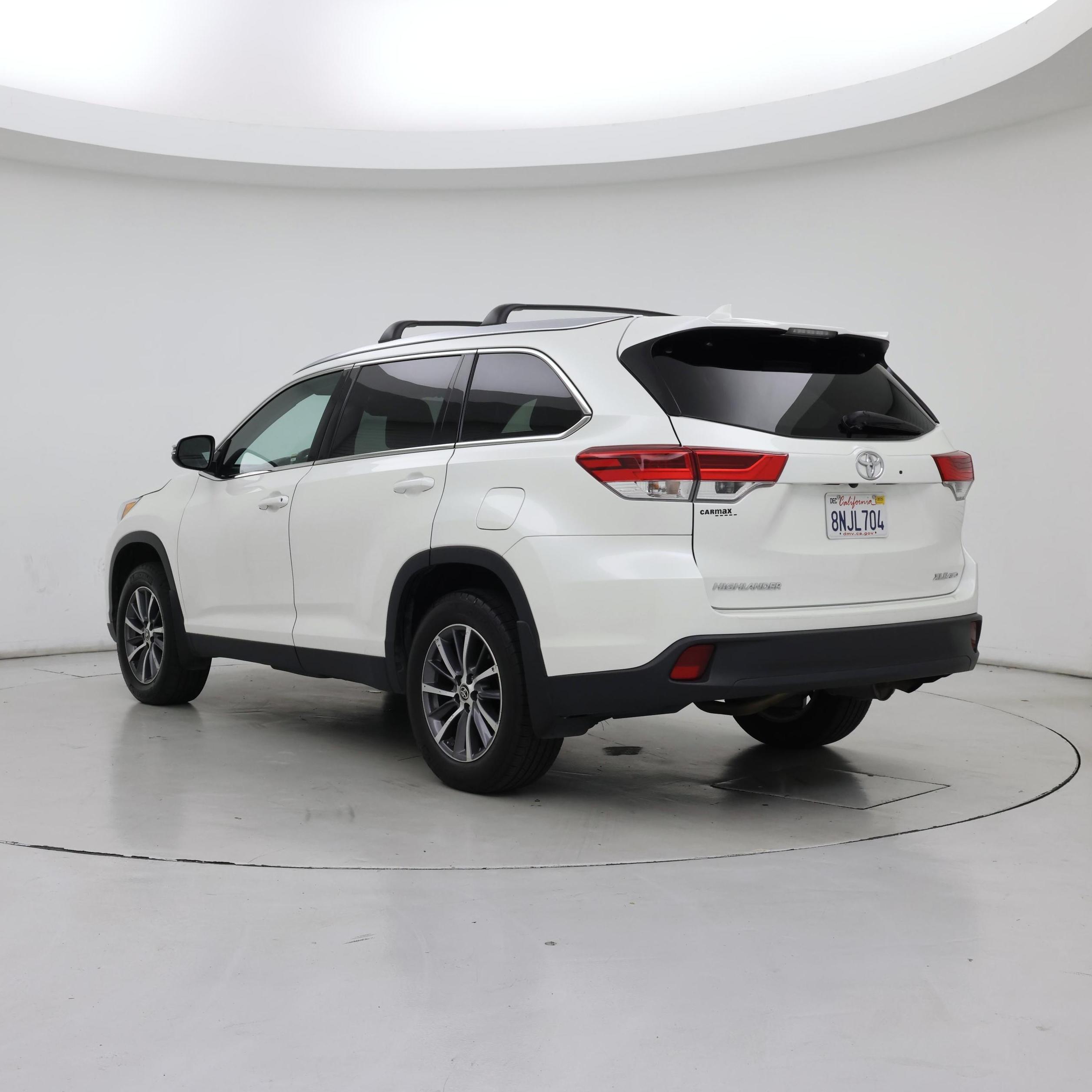 Thumbnail: 2019 Toyota Highlander - 2