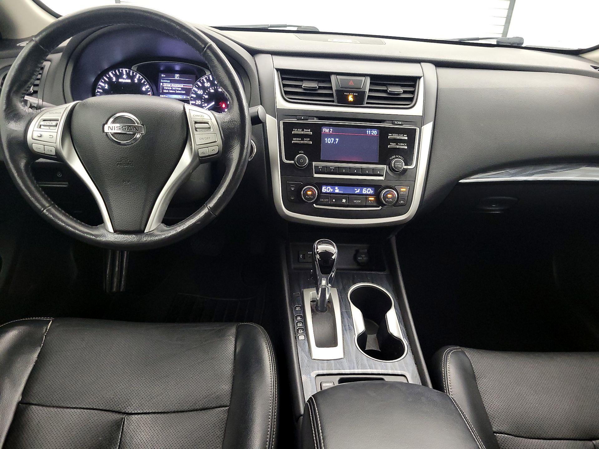 Thumbnail: 2016 Nissan Altima - 9