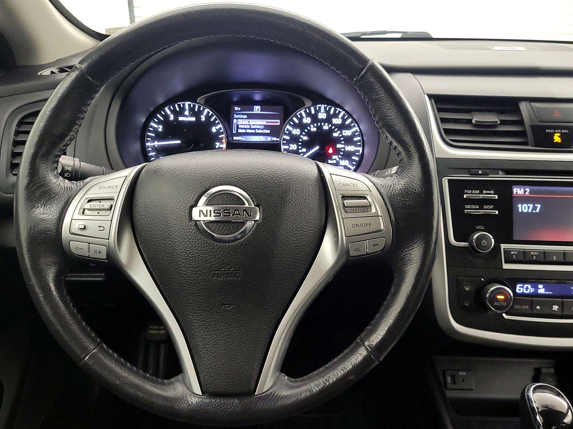 Thumbnail: 2016 Nissan Altima - 10
