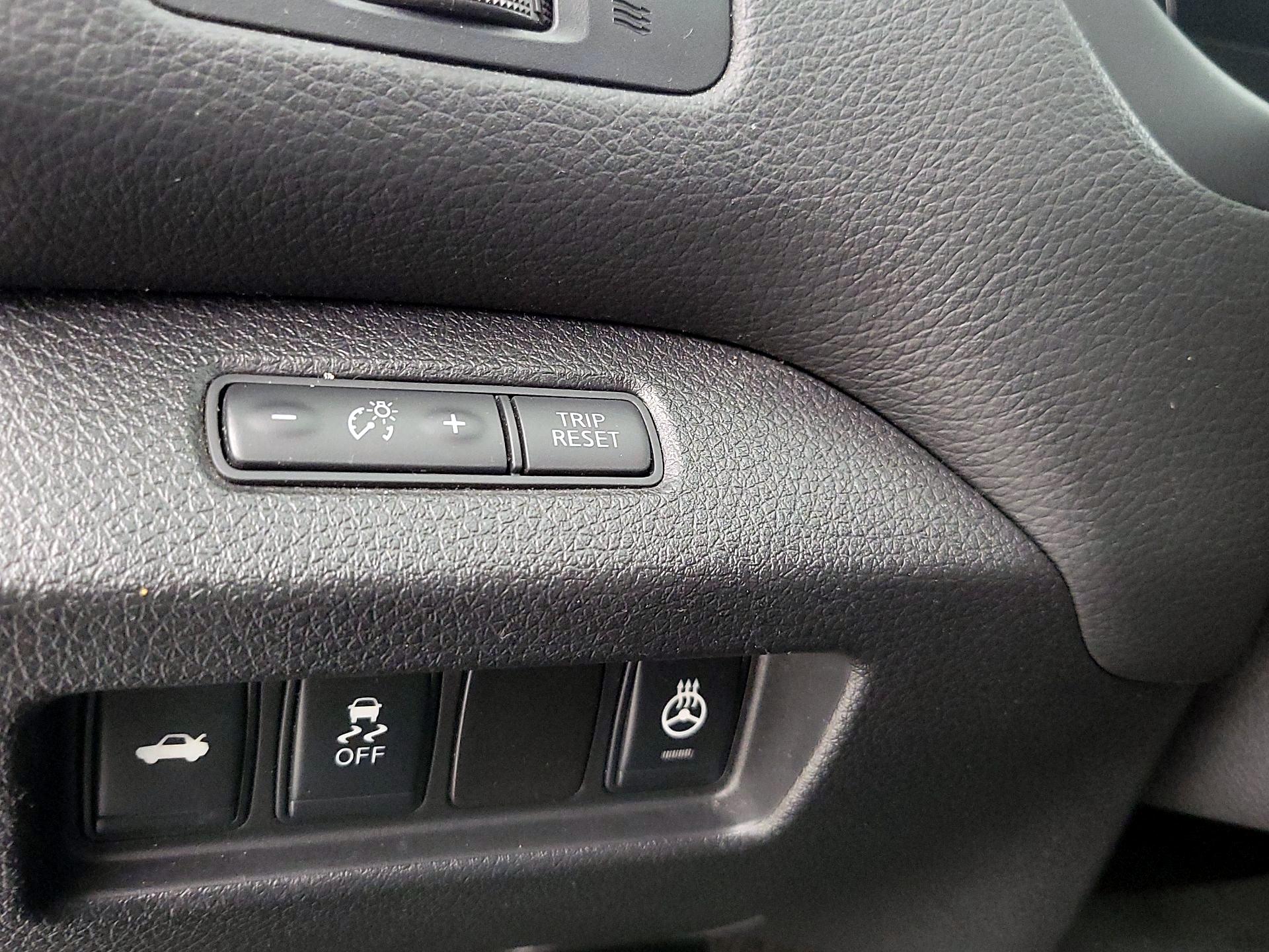 Thumbnail: 2016 Nissan Altima - 13