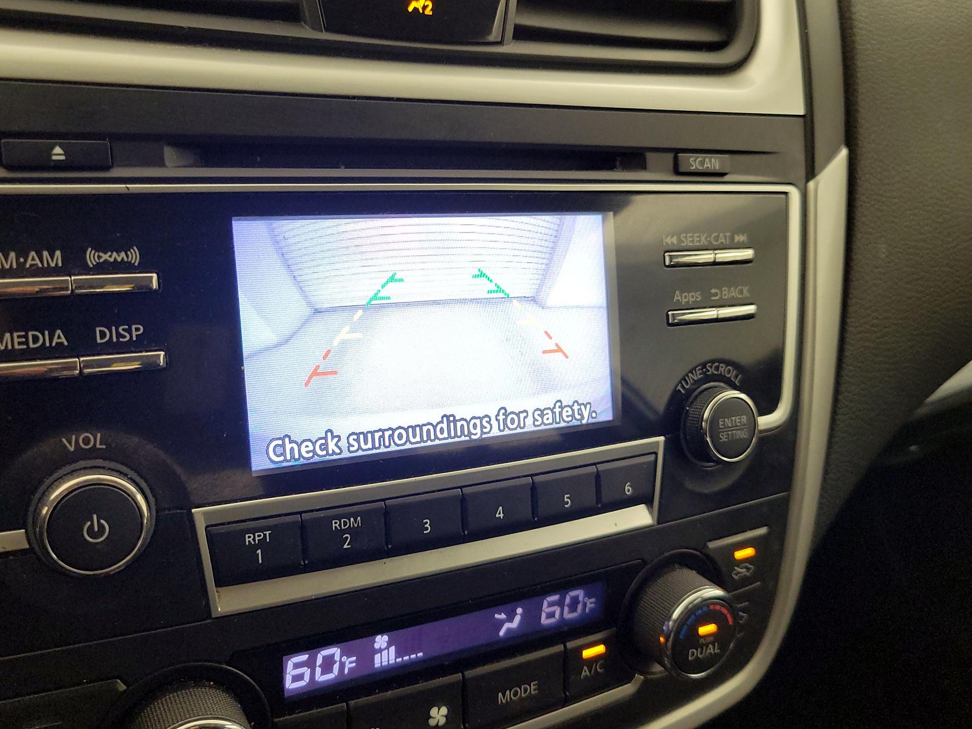 Thumbnail: 2016 Nissan Altima - 14
