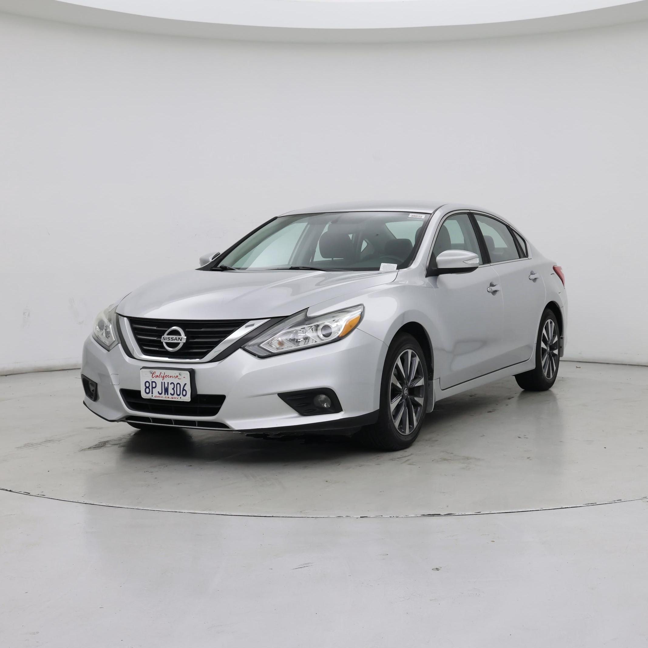 Thumbnail: 2016 Nissan Altima - 4