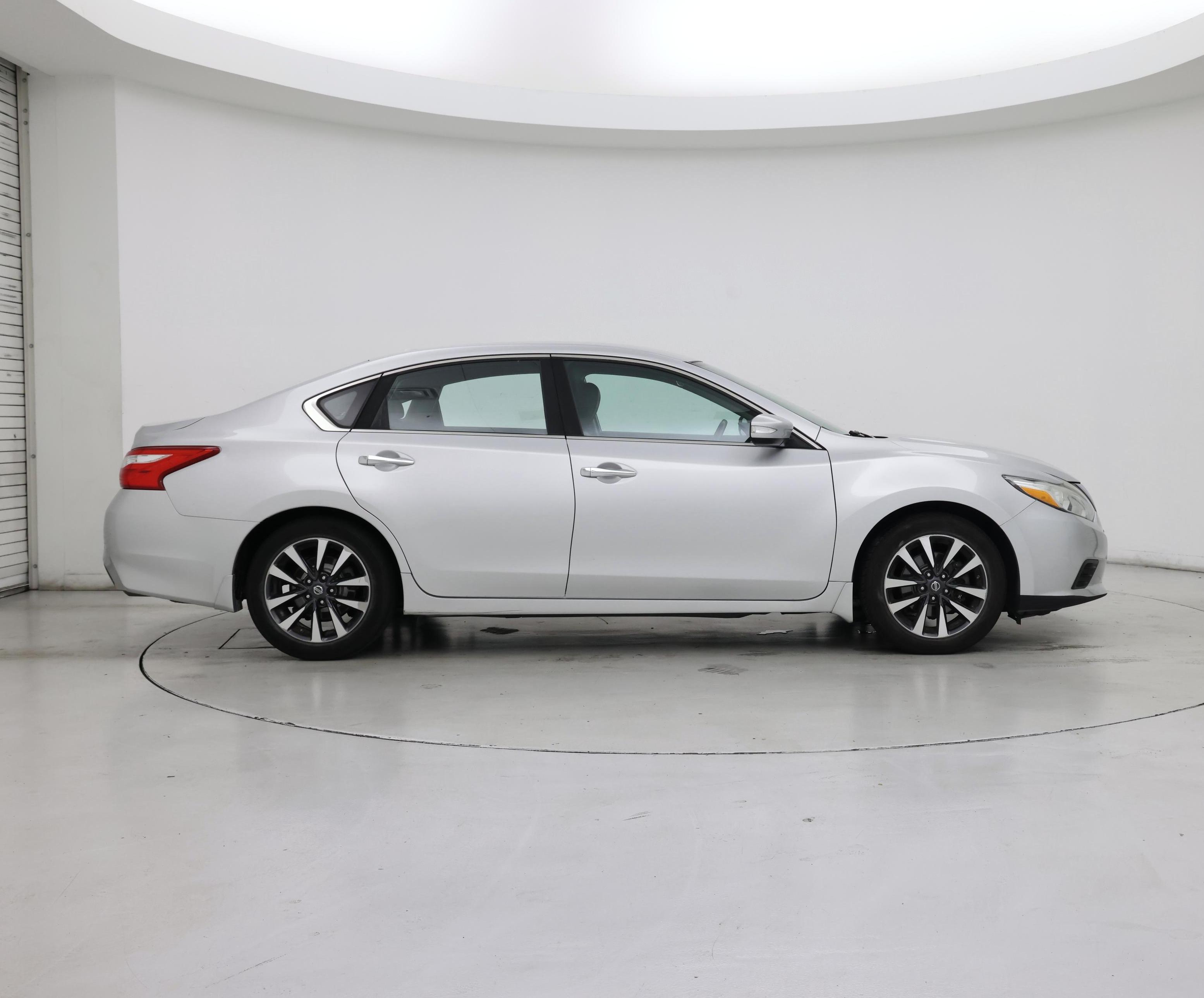 Thumbnail: 2016 Nissan Altima - 7