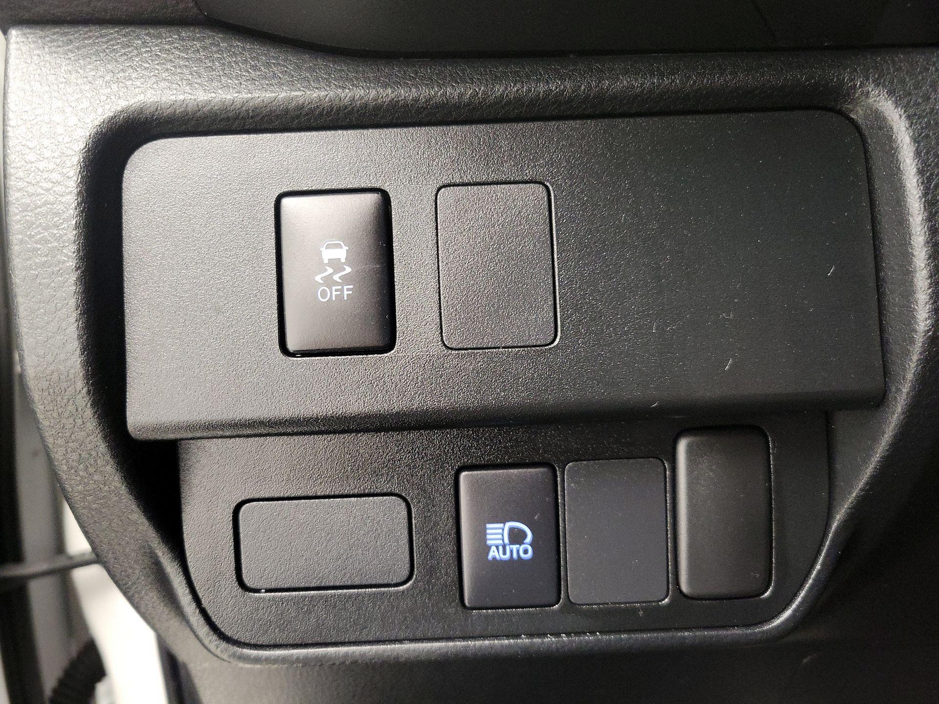 Thumbnail: 2022 Toyota Tacoma - 13