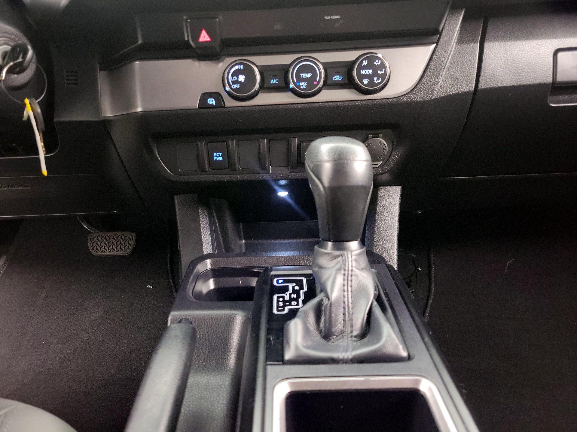 Thumbnail: 2022 Toyota Tacoma - 17