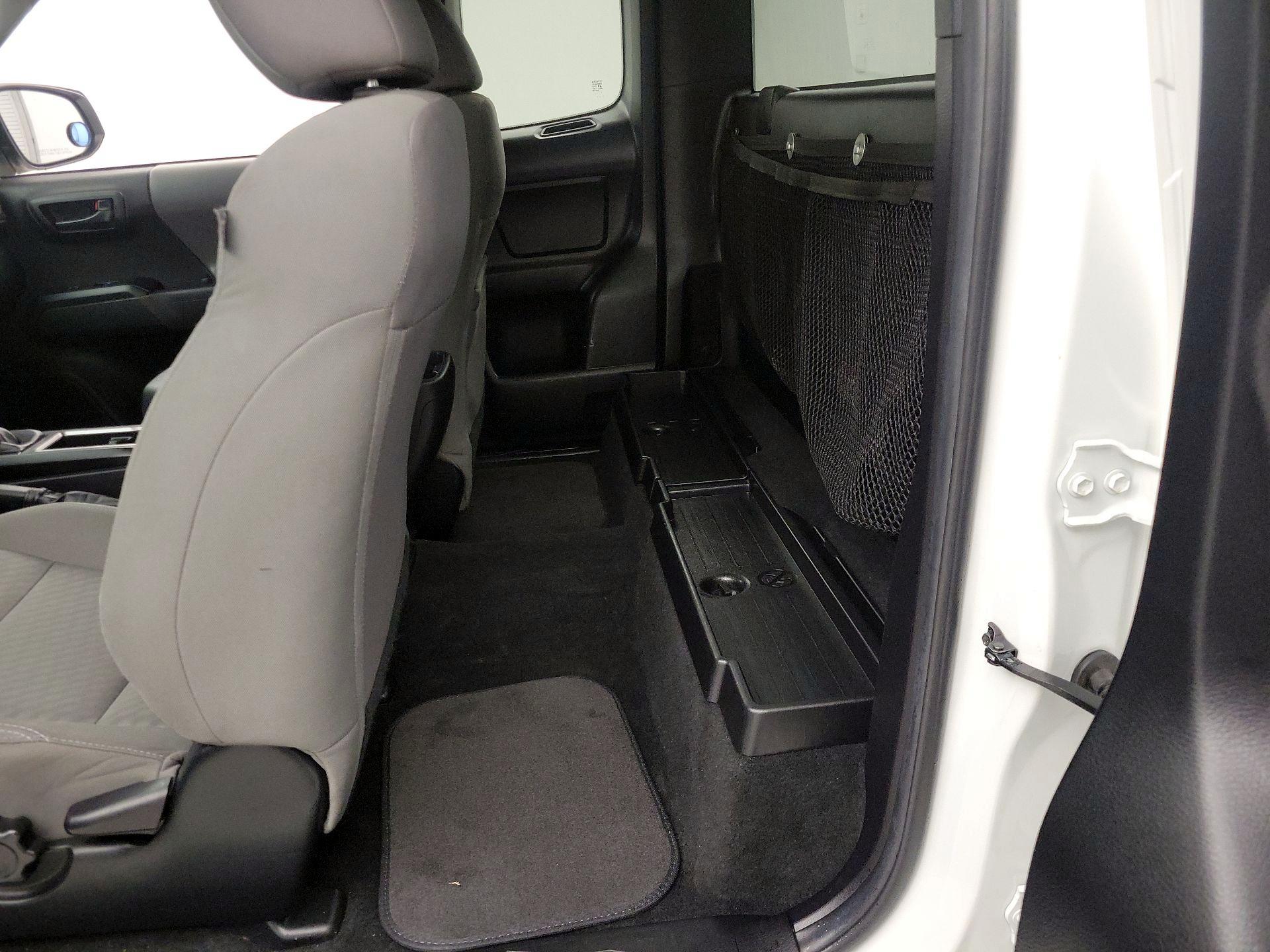 Thumbnail: 2022 Toyota Tacoma - 19