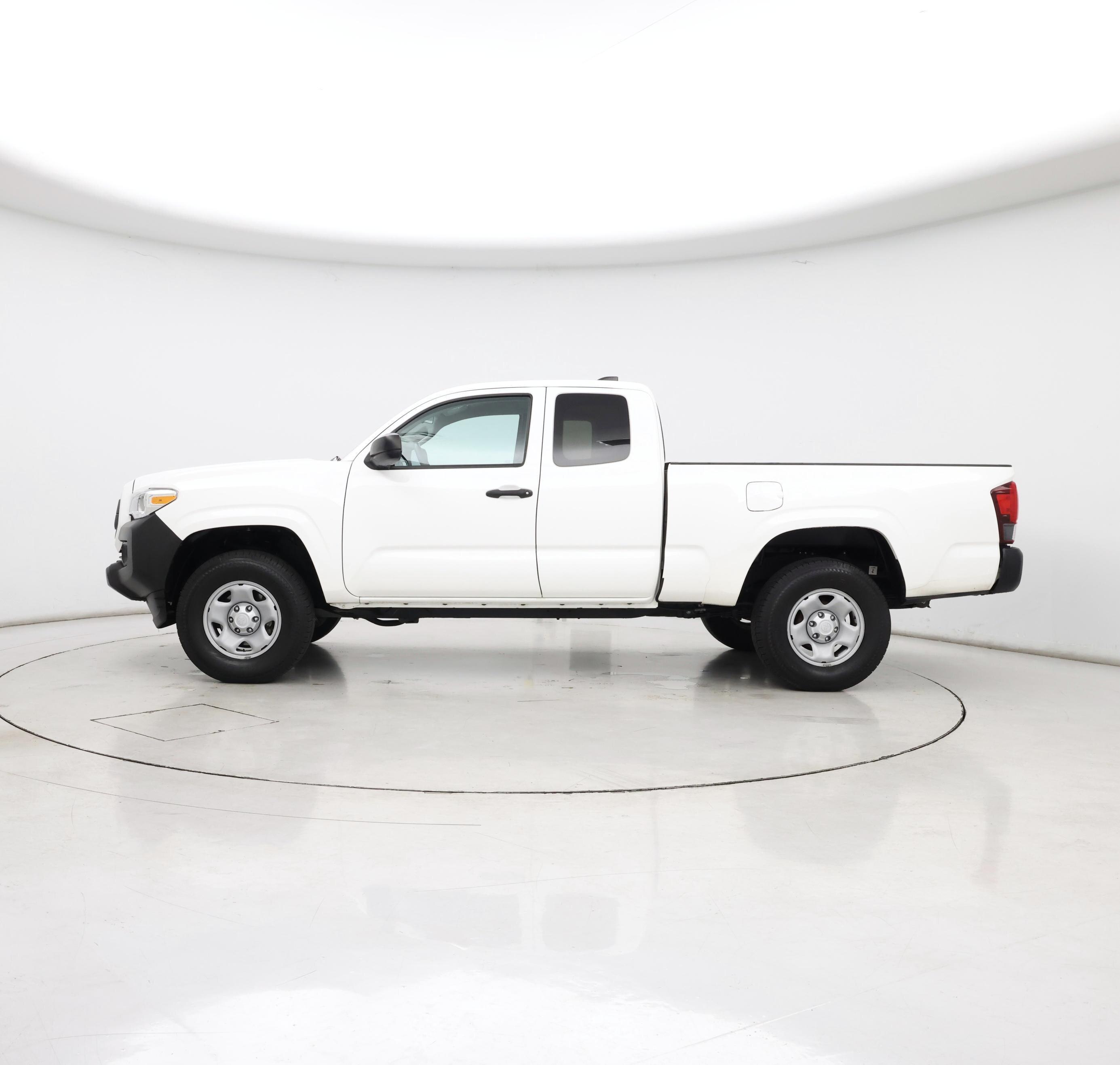 Thumbnail: 2022 Toyota Tacoma - 3