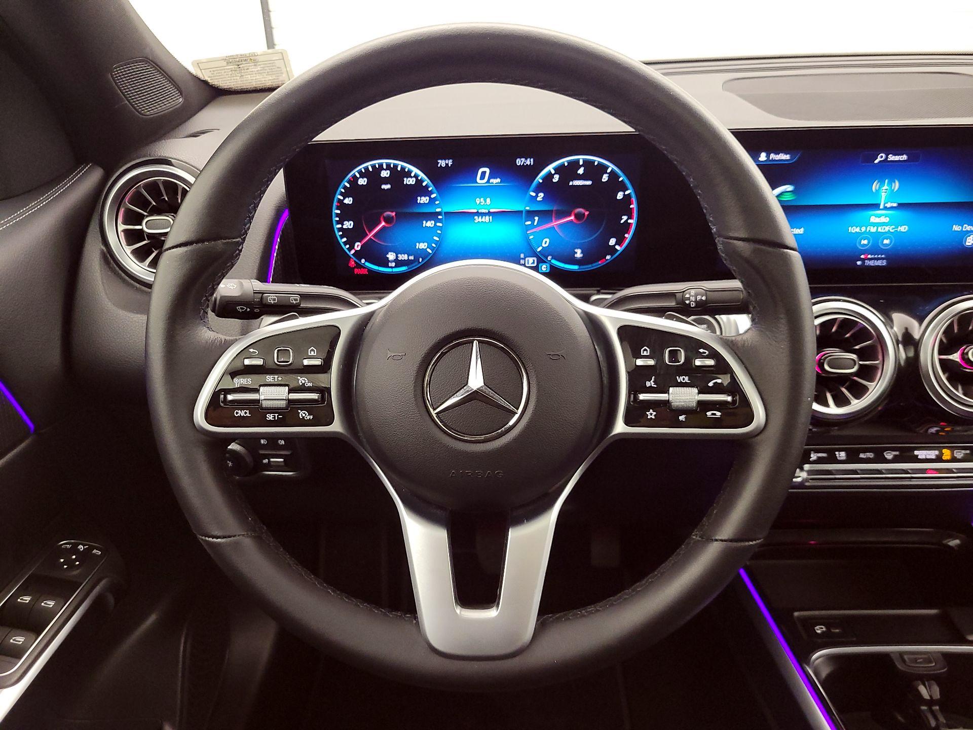 Thumbnail: 2022 Mercedes-Benz GLB - 10