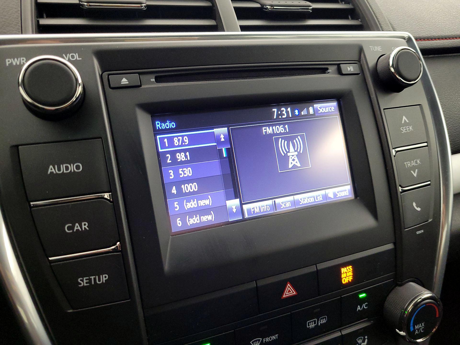 Thumbnail: 2016 Toyota Camry - 15