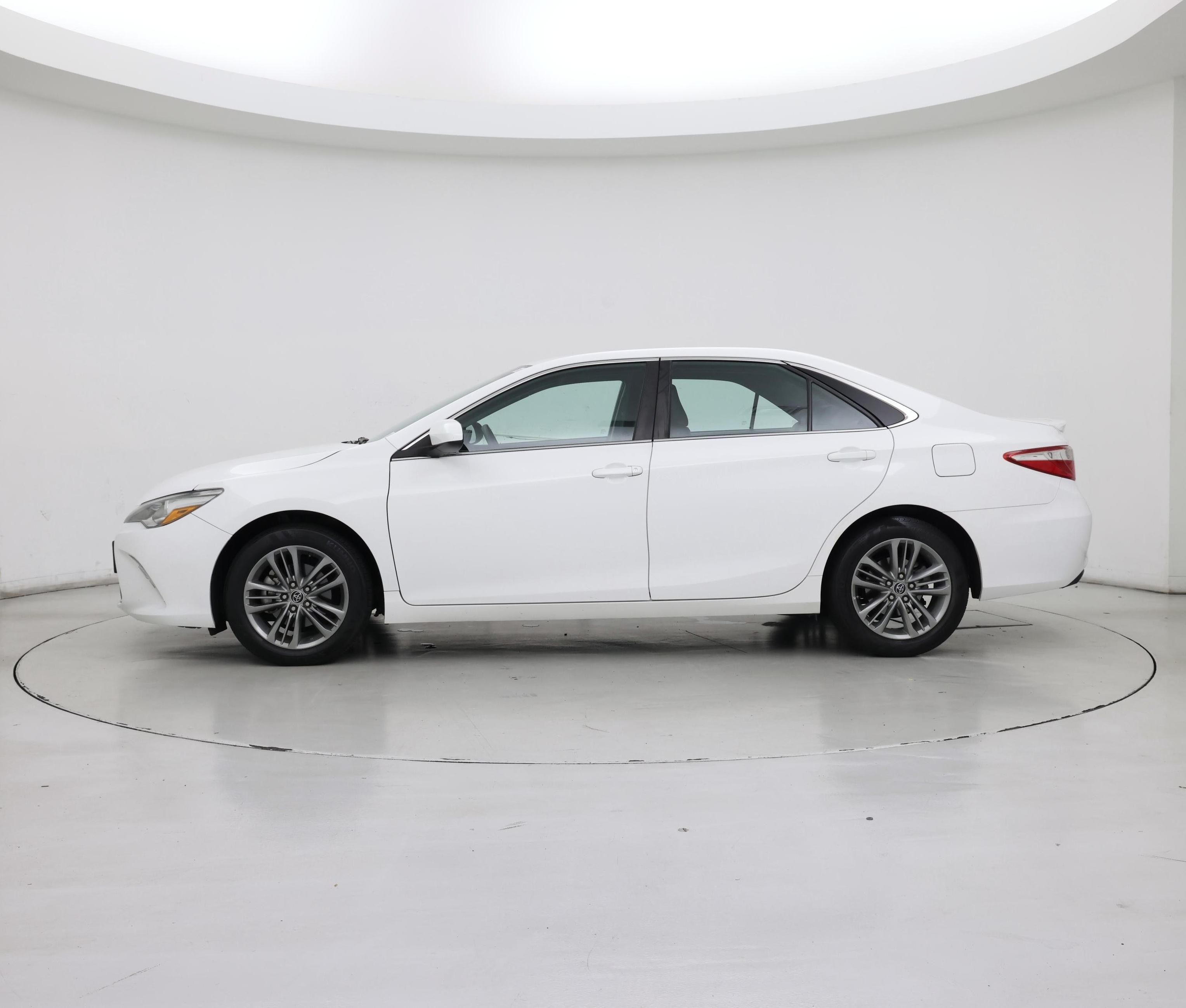 Thumbnail: 2016 Toyota Camry - 3