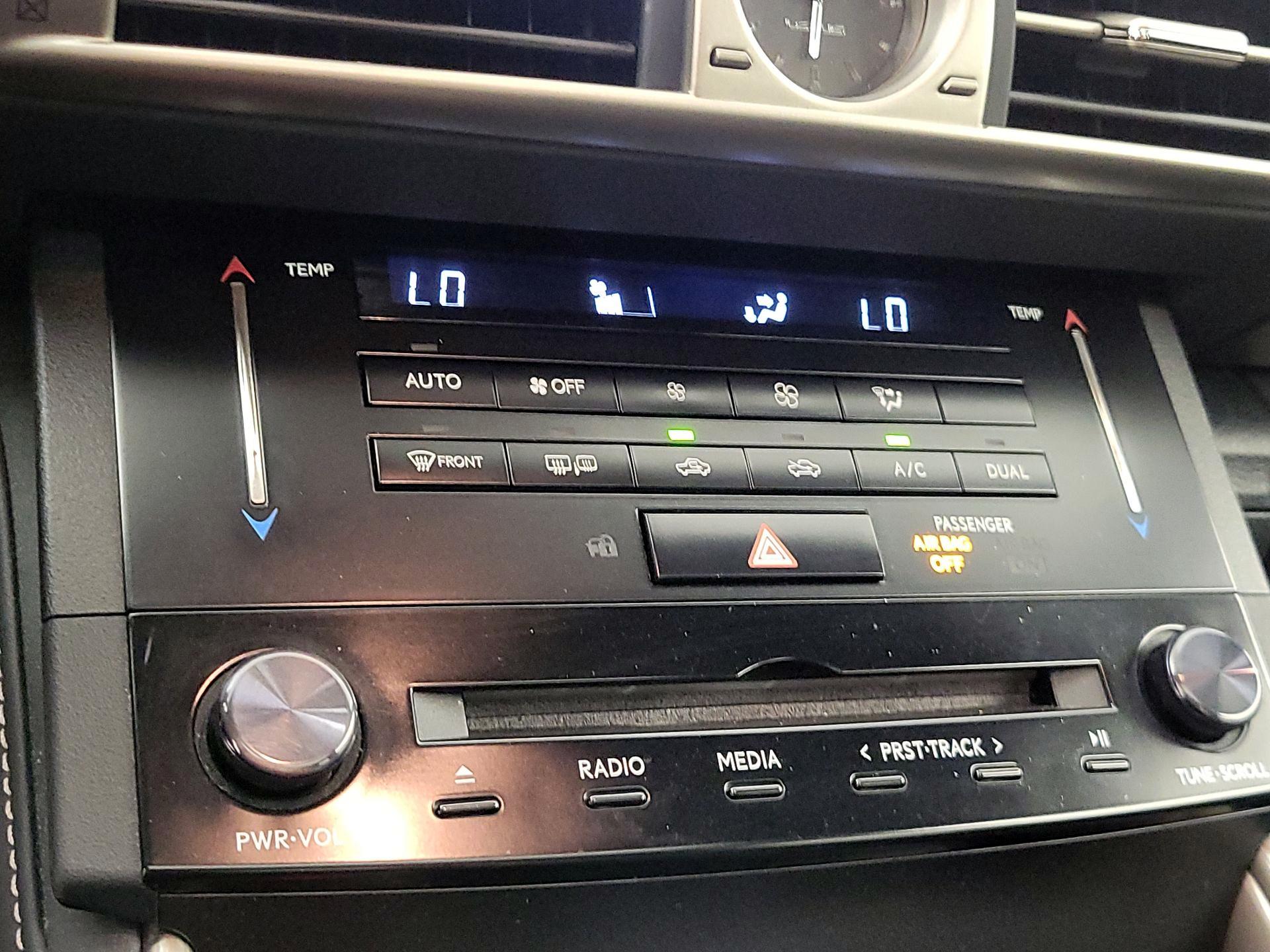 Thumbnail: 2014 Lexus IS - 17