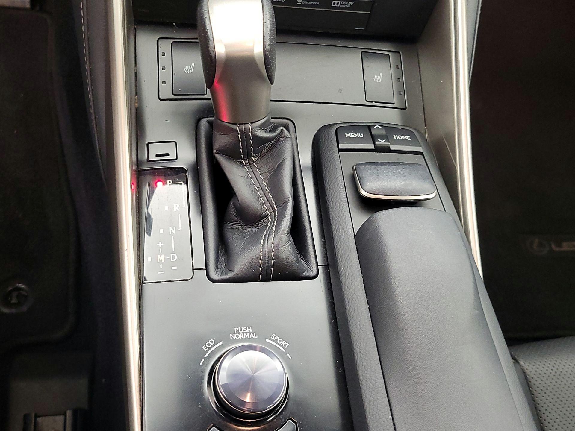 Thumbnail: 2014 Lexus IS - 18