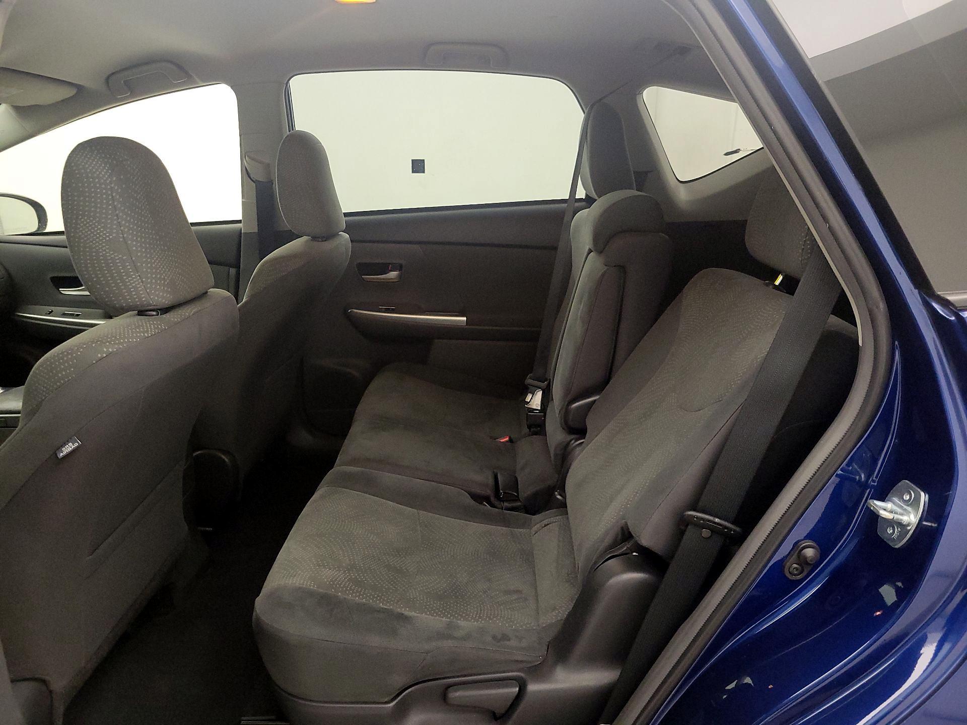 Thumbnail: 2014 Toyota Prius v - 19