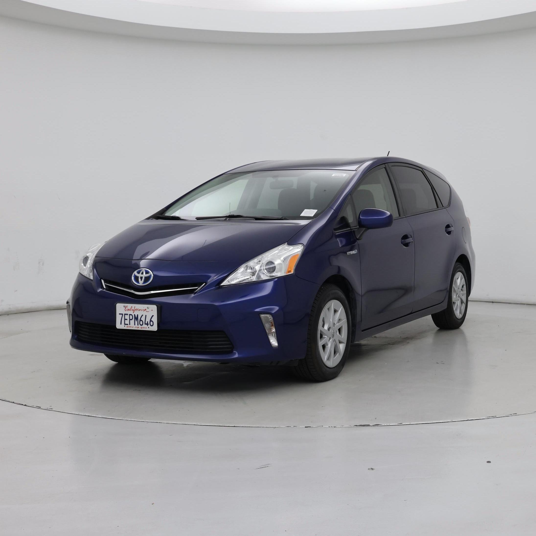 Thumbnail: 2014 Toyota Prius v - 4