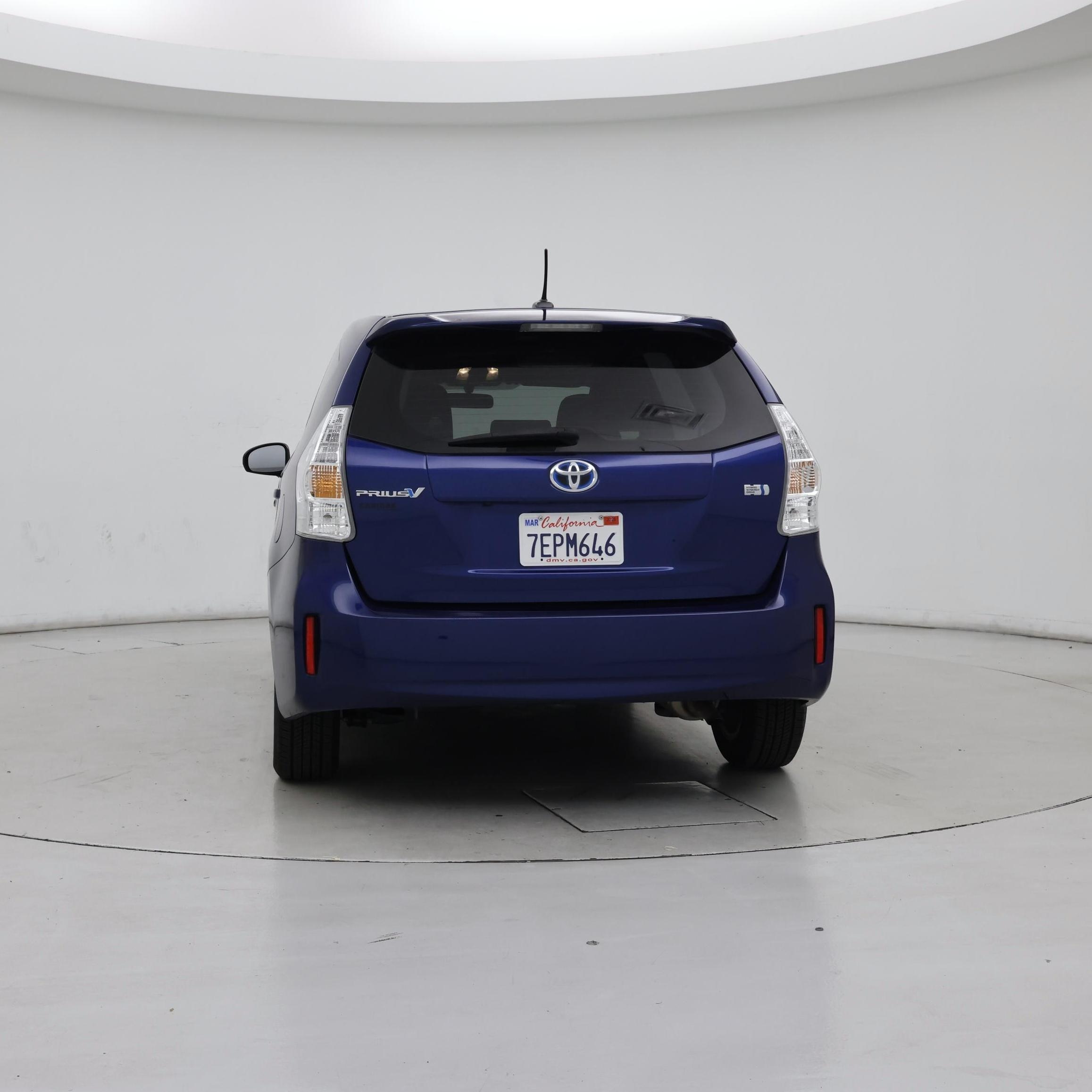 Thumbnail: 2014 Toyota Prius v - 6