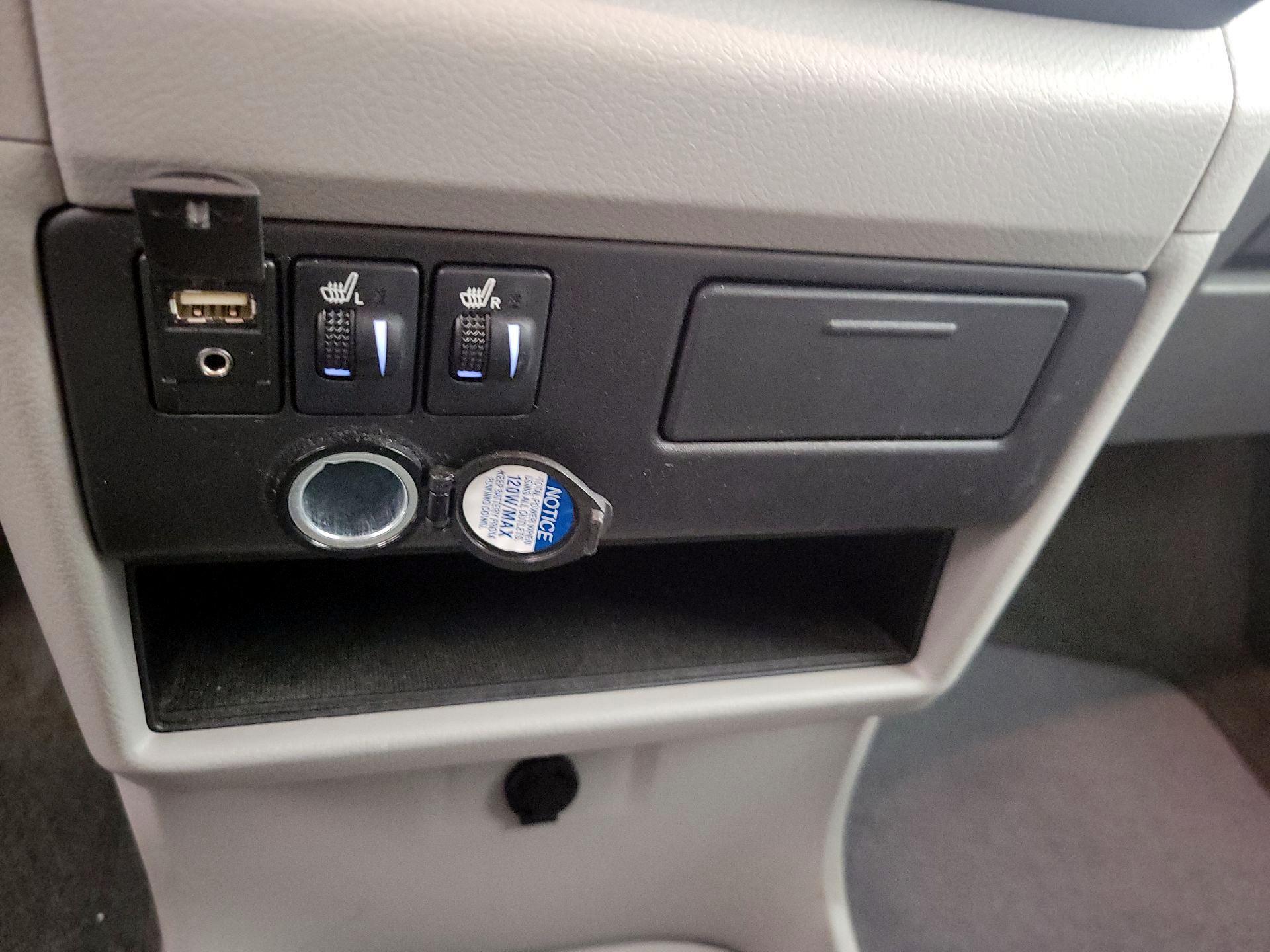 Thumbnail: 2015 Toyota Sienna - 18