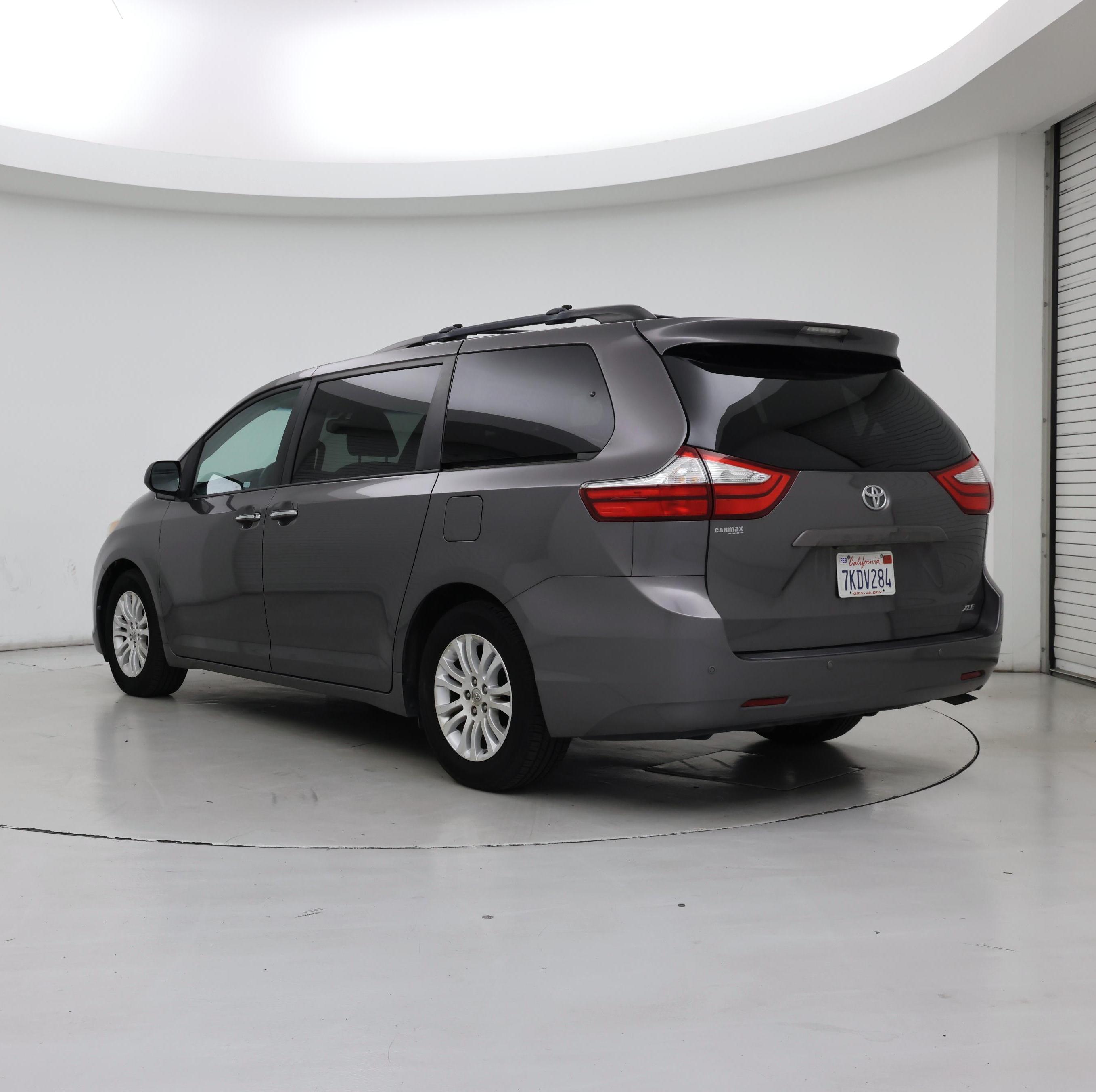 Thumbnail: 2015 Toyota Sienna - 2