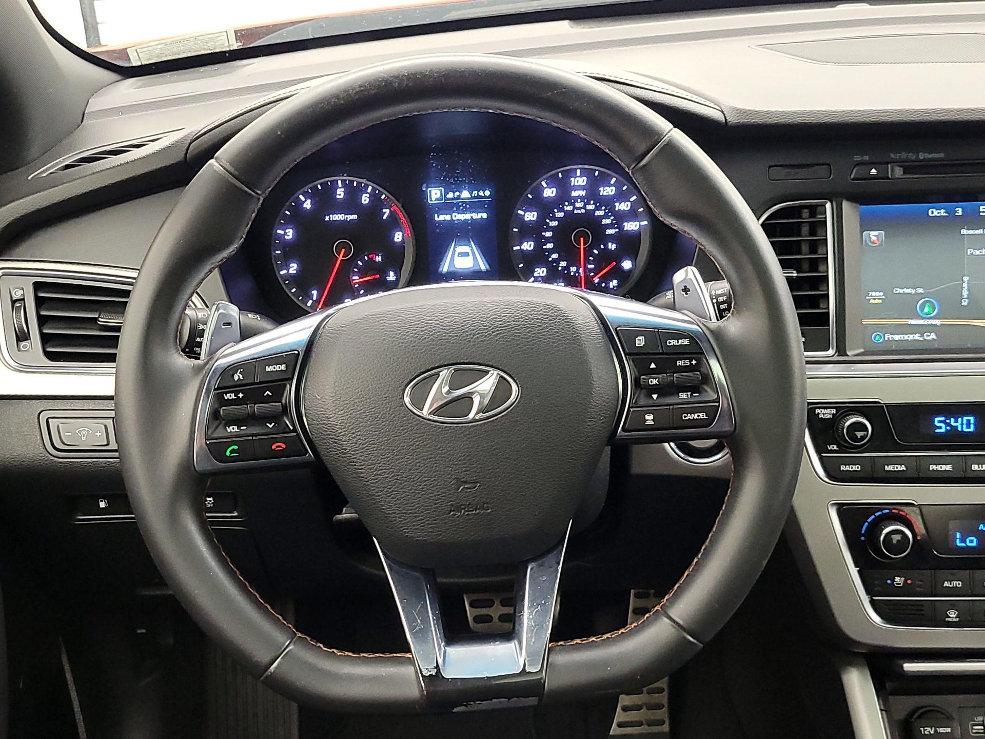 Thumbnail: 2015 Hyundai Sonata - 10