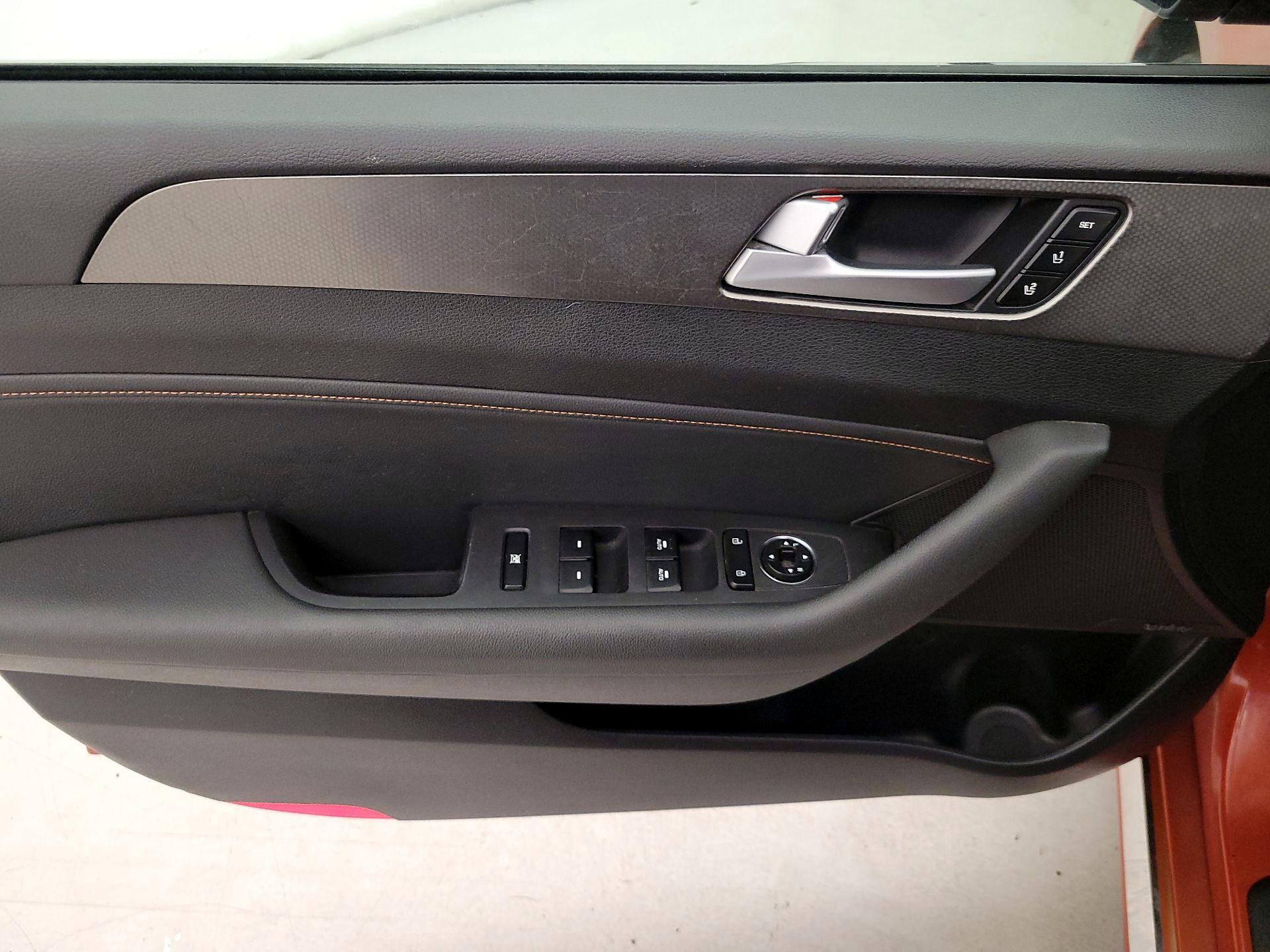 Thumbnail: 2015 Hyundai Sonata - 12