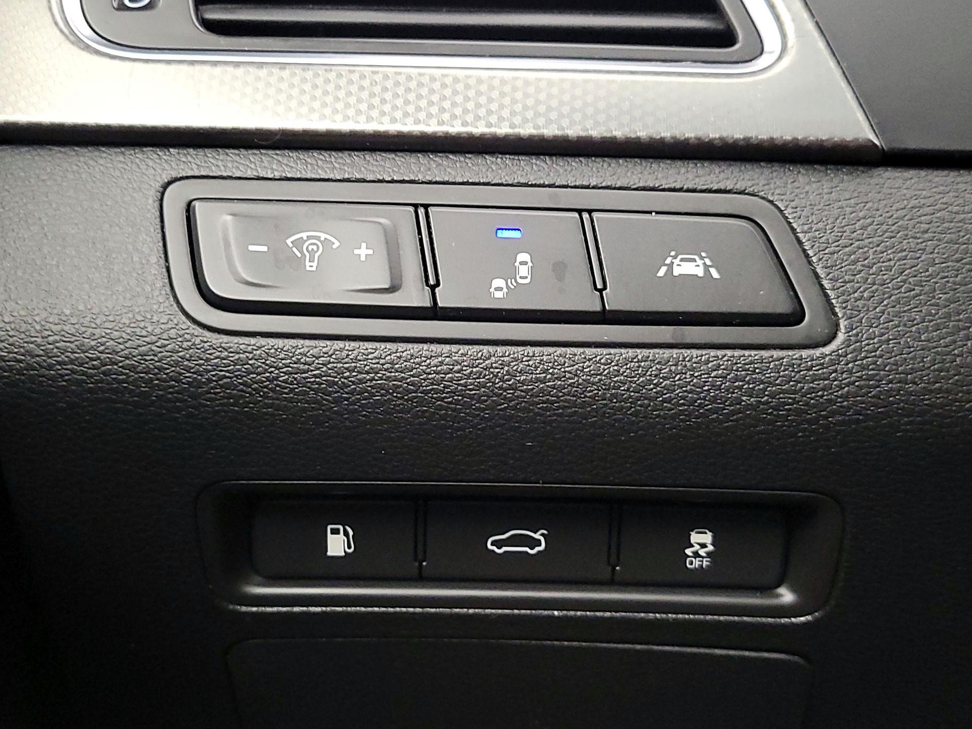 Thumbnail: 2015 Hyundai Sonata - 13