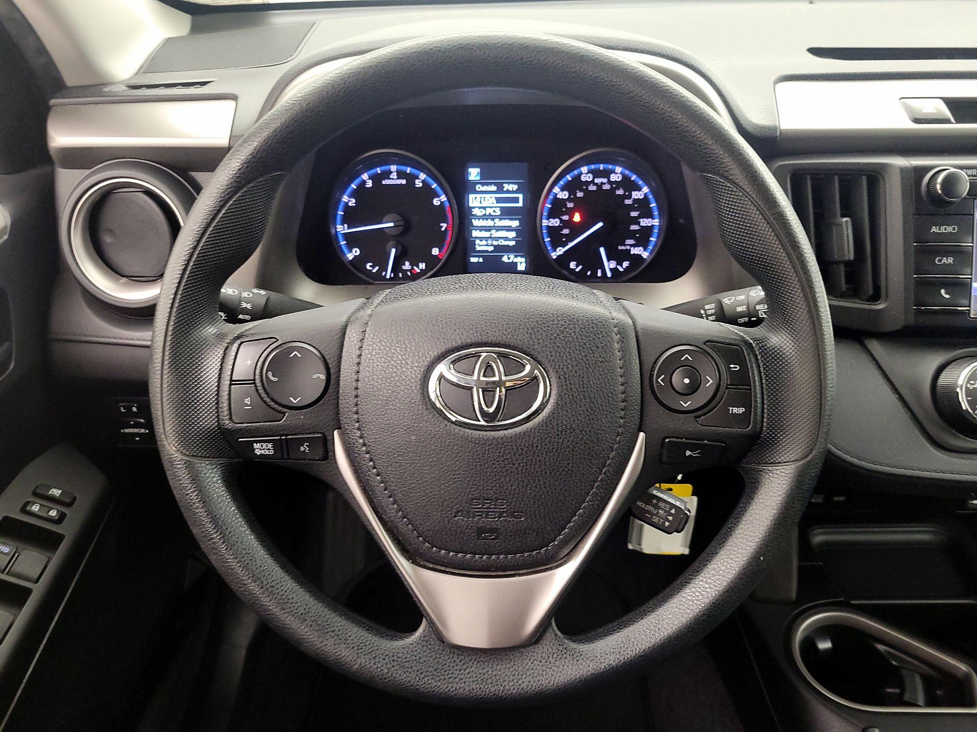 Thumbnail: 2017 Toyota RAV4 - 10