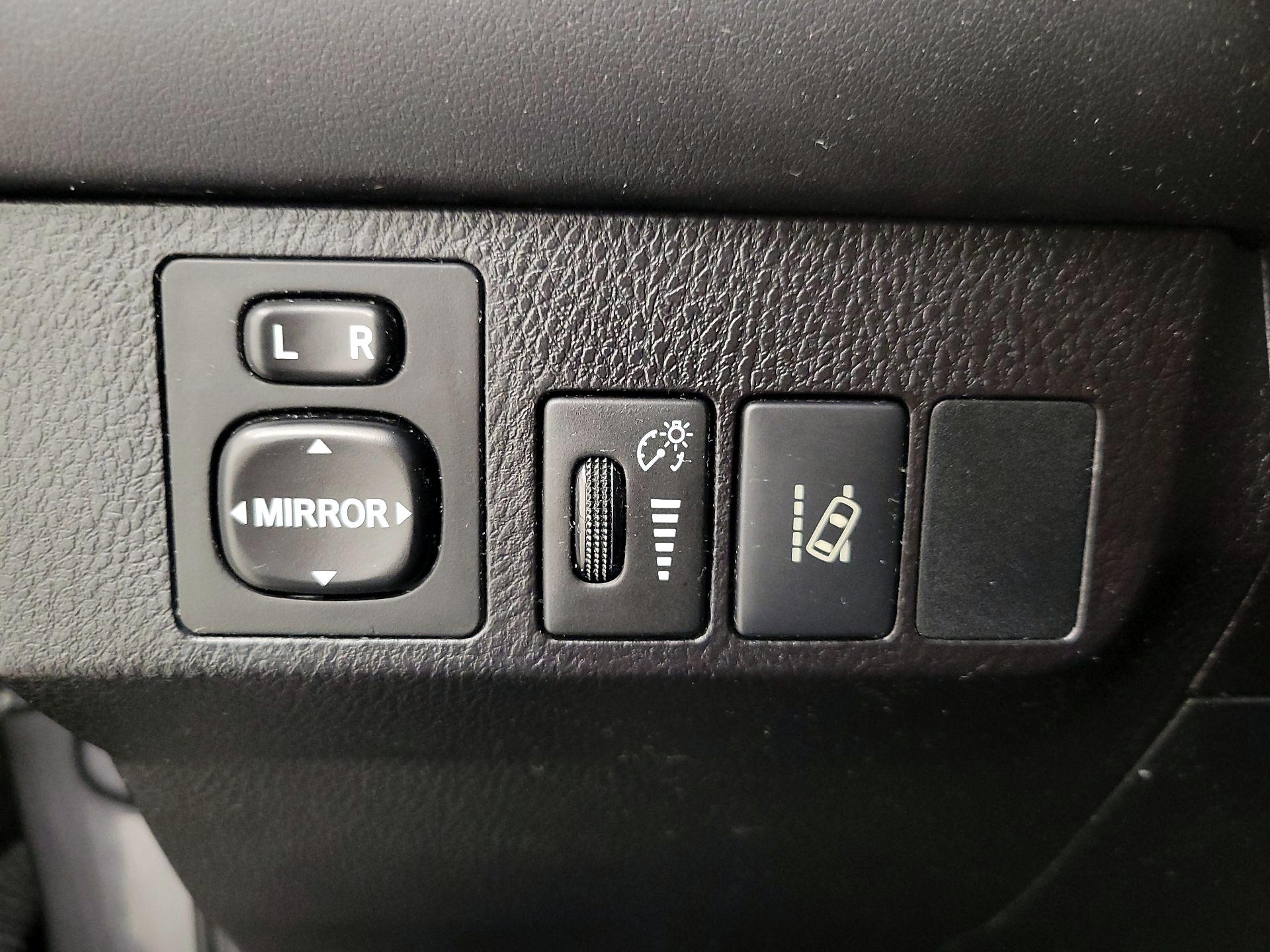 Thumbnail: 2017 Toyota RAV4 - 13