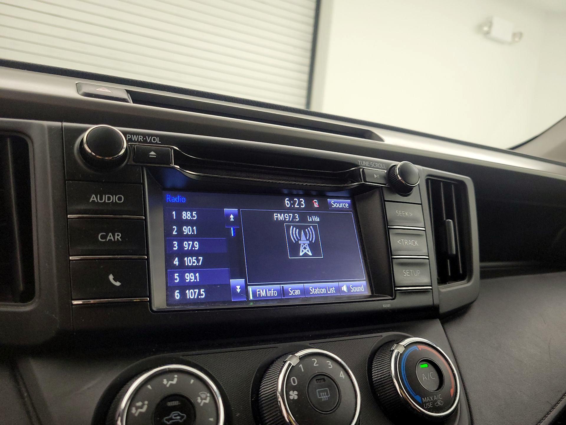 Thumbnail: 2017 Toyota RAV4 - 15