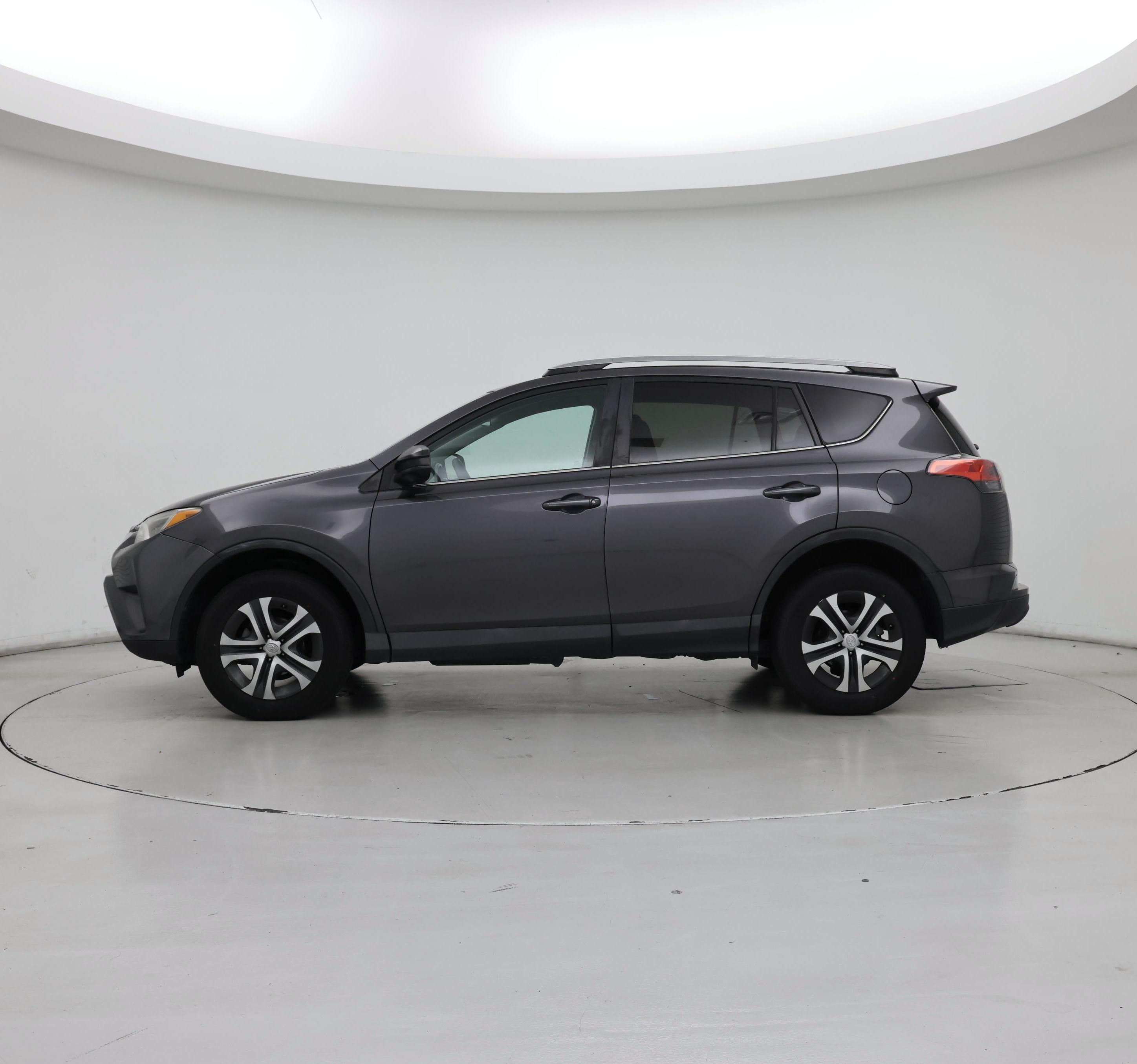 Thumbnail: 2017 Toyota RAV4 - 3