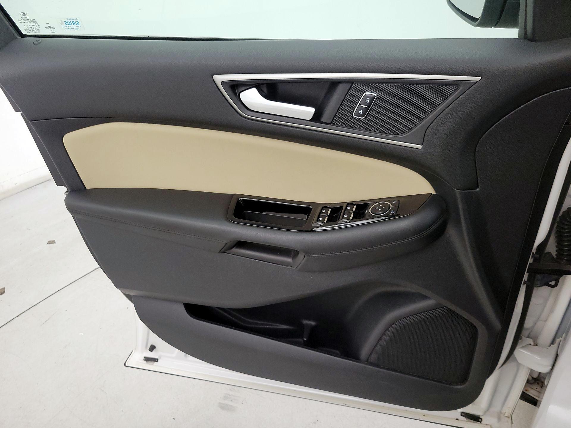 Thumbnail: 2016 Ford Edge - 12