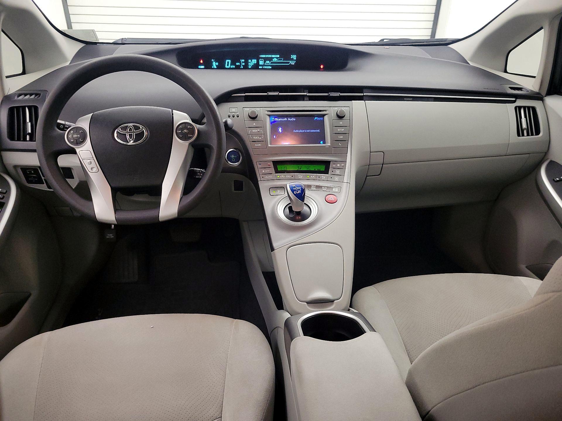 Thumbnail: 2015 Toyota Prius - 9