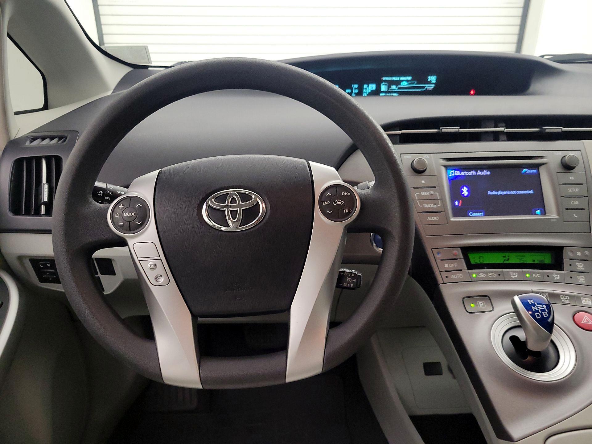 Thumbnail: 2015 Toyota Prius - 10