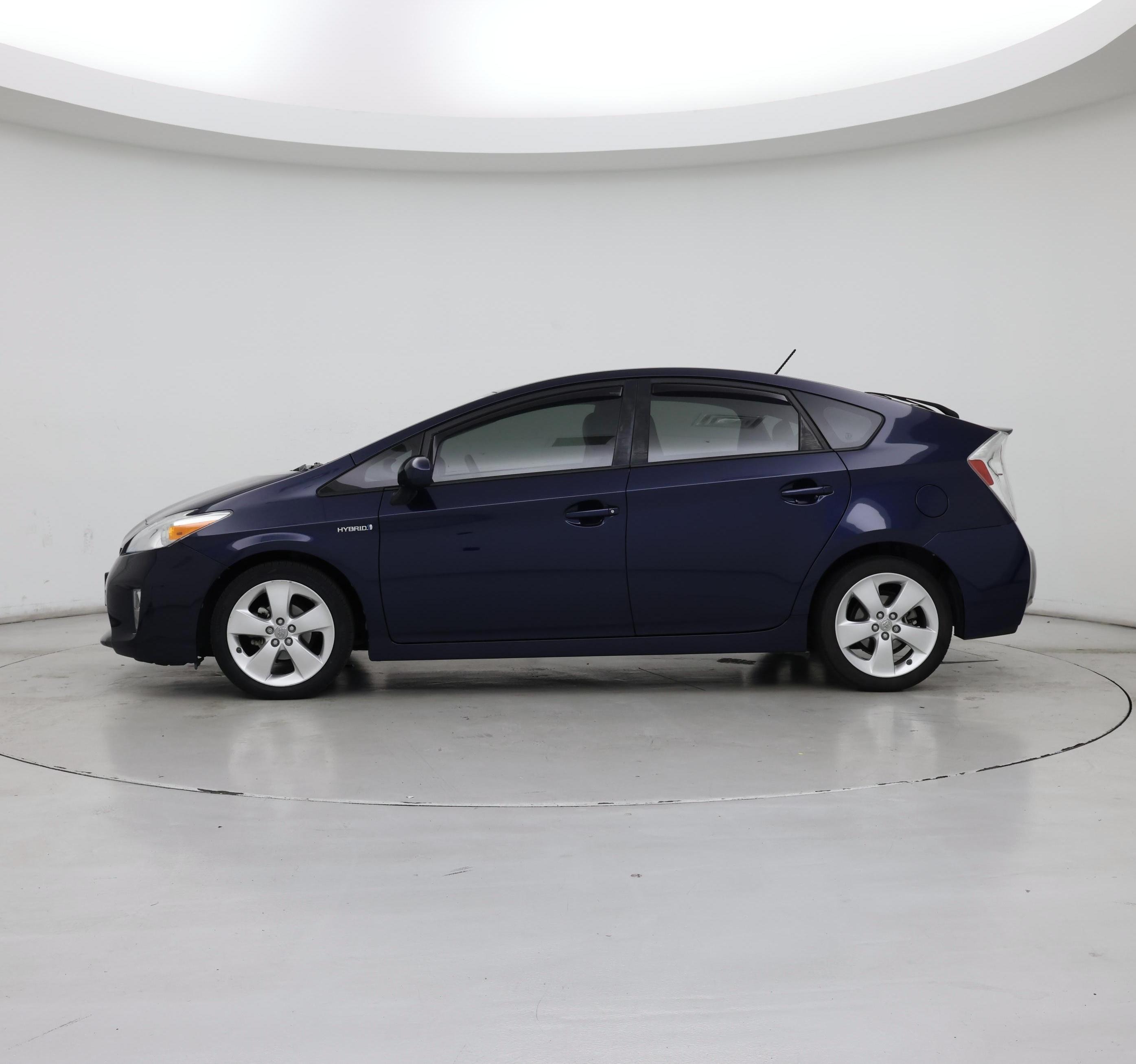 Thumbnail: 2015 Toyota Prius - 3