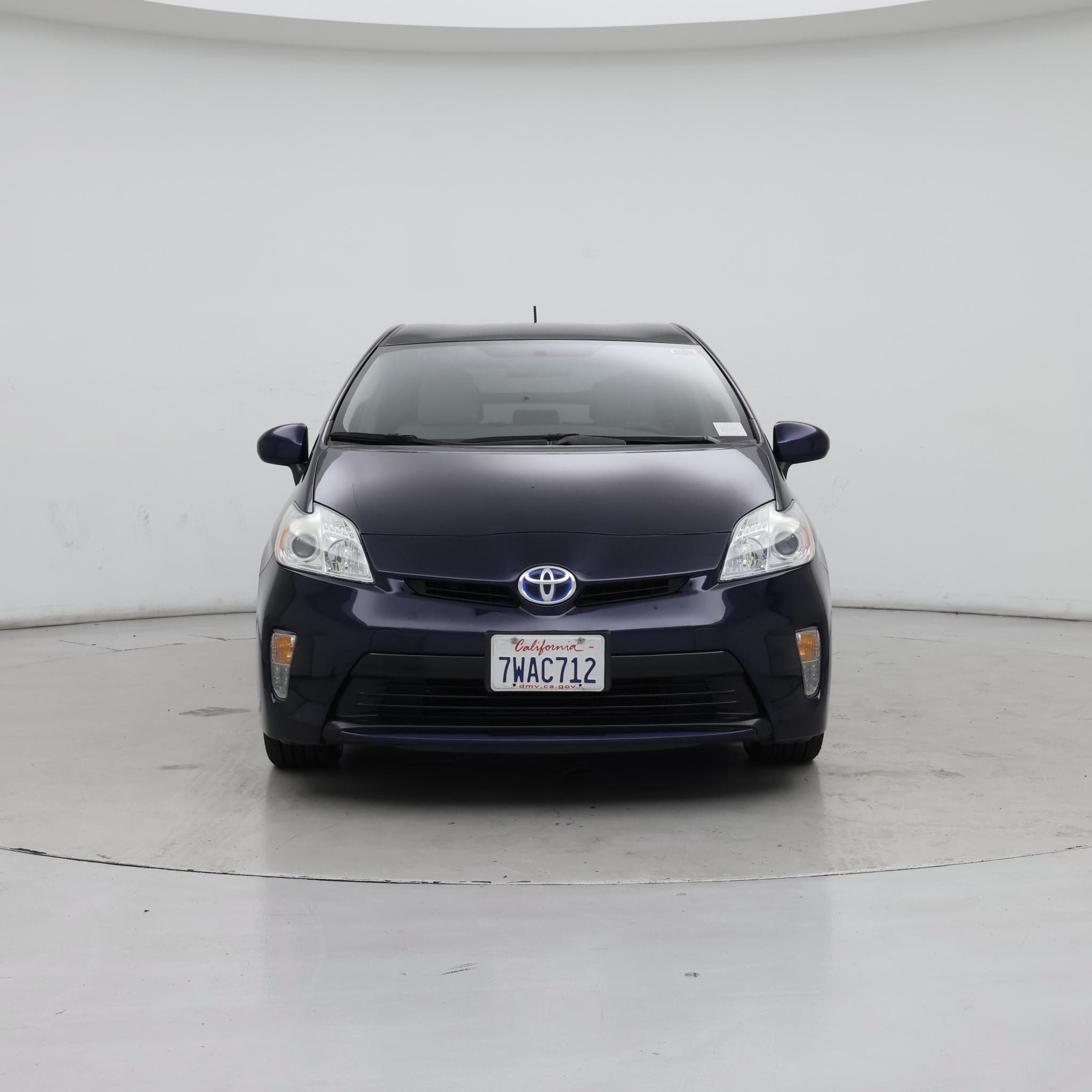 Thumbnail: 2015 Toyota Prius - 5