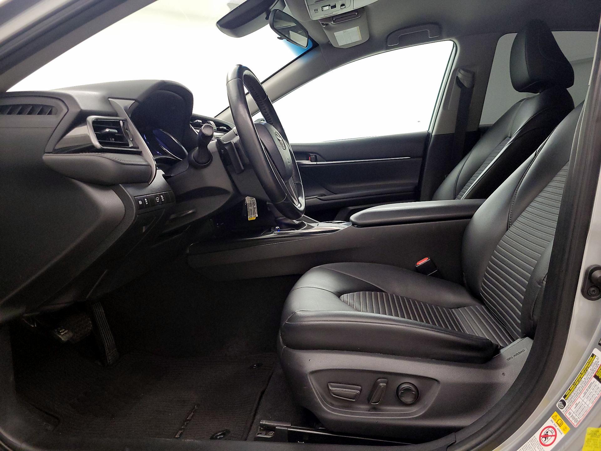 Thumbnail: 2019 Toyota Camry - 11